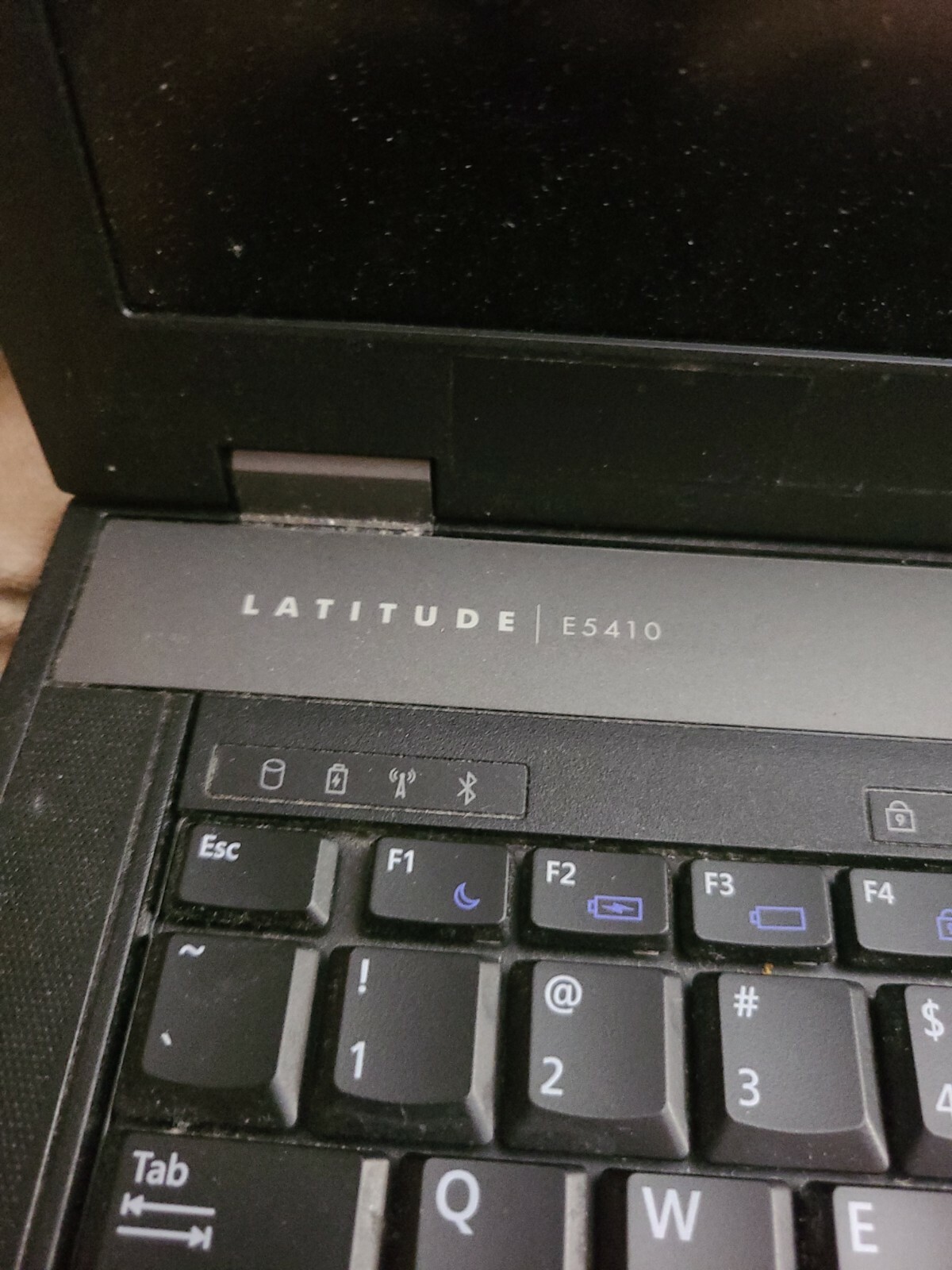 Dell Latitude E5410 i5-M450 4GB 2.4 Laptop Notebook NEEDS CHARGER