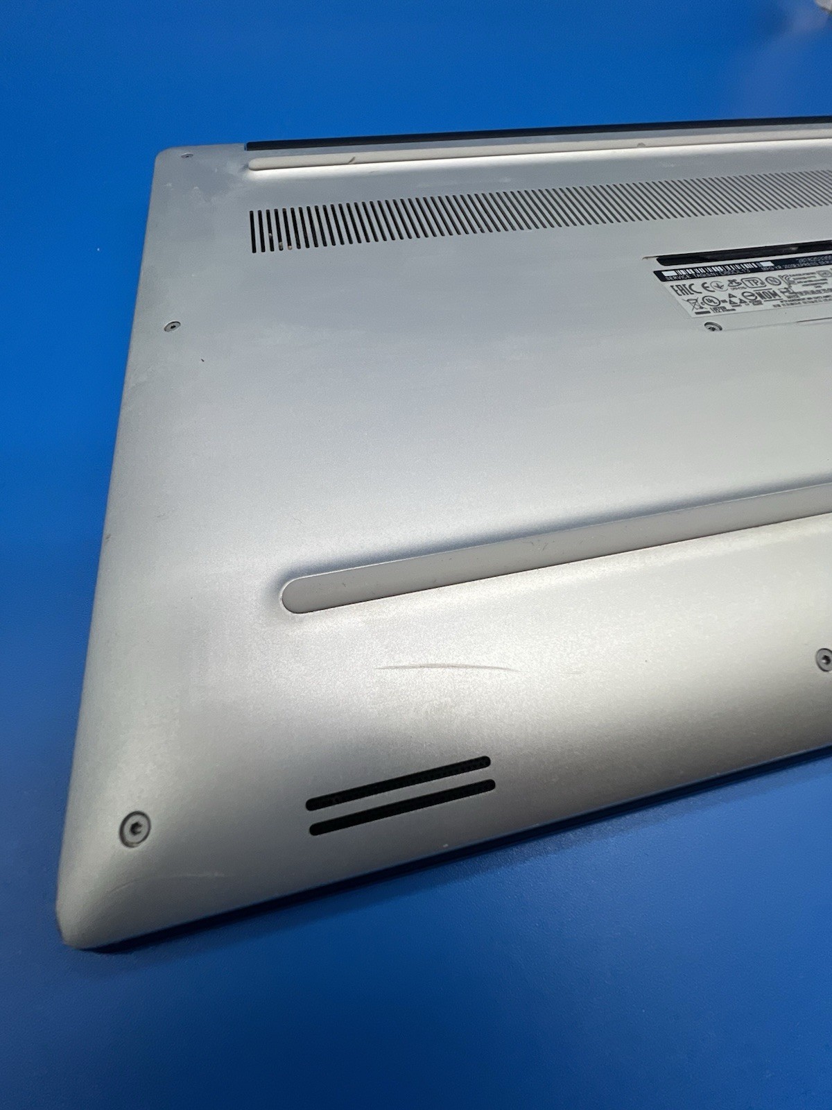 Dell XPS 15 7590 15.6” i5-9300H 8GB RAM 256GB SSD Windows 11 Pro