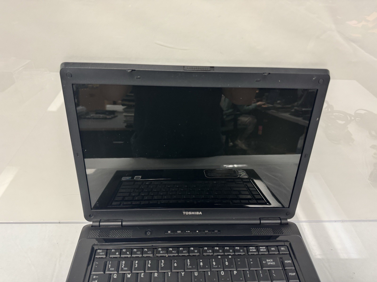 Toshiba Satellite L305-S5921 Intel Pentium Dual T3400 @2.16GHz 1GB Ram No HDD