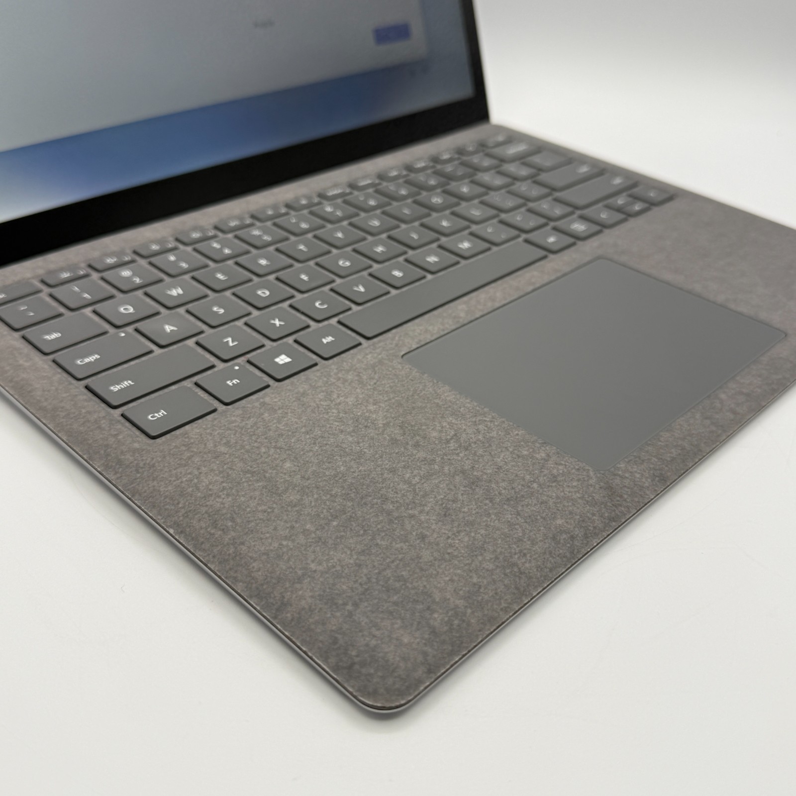 Microsoft Surface Laptop 4 13.5″ i5-1135G7 16GB RAM 128GB SSD Win 11 Pro Touchsc