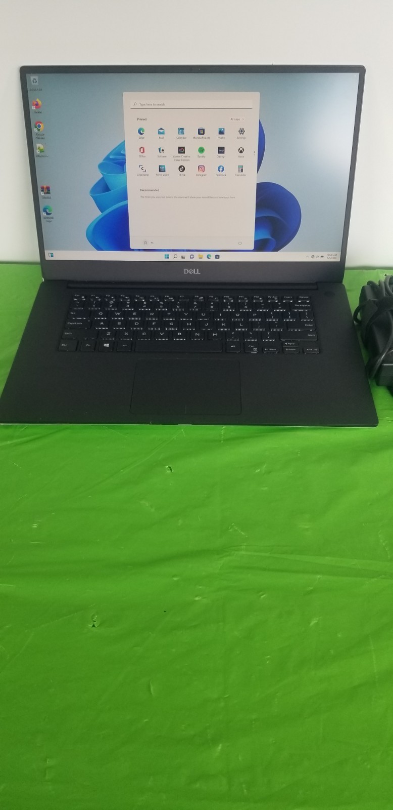 Dell Precision 5520 15.6″ Intel Xeon 2.80 E3-1505M V5-32GB RAM 512GB SSD WIN11