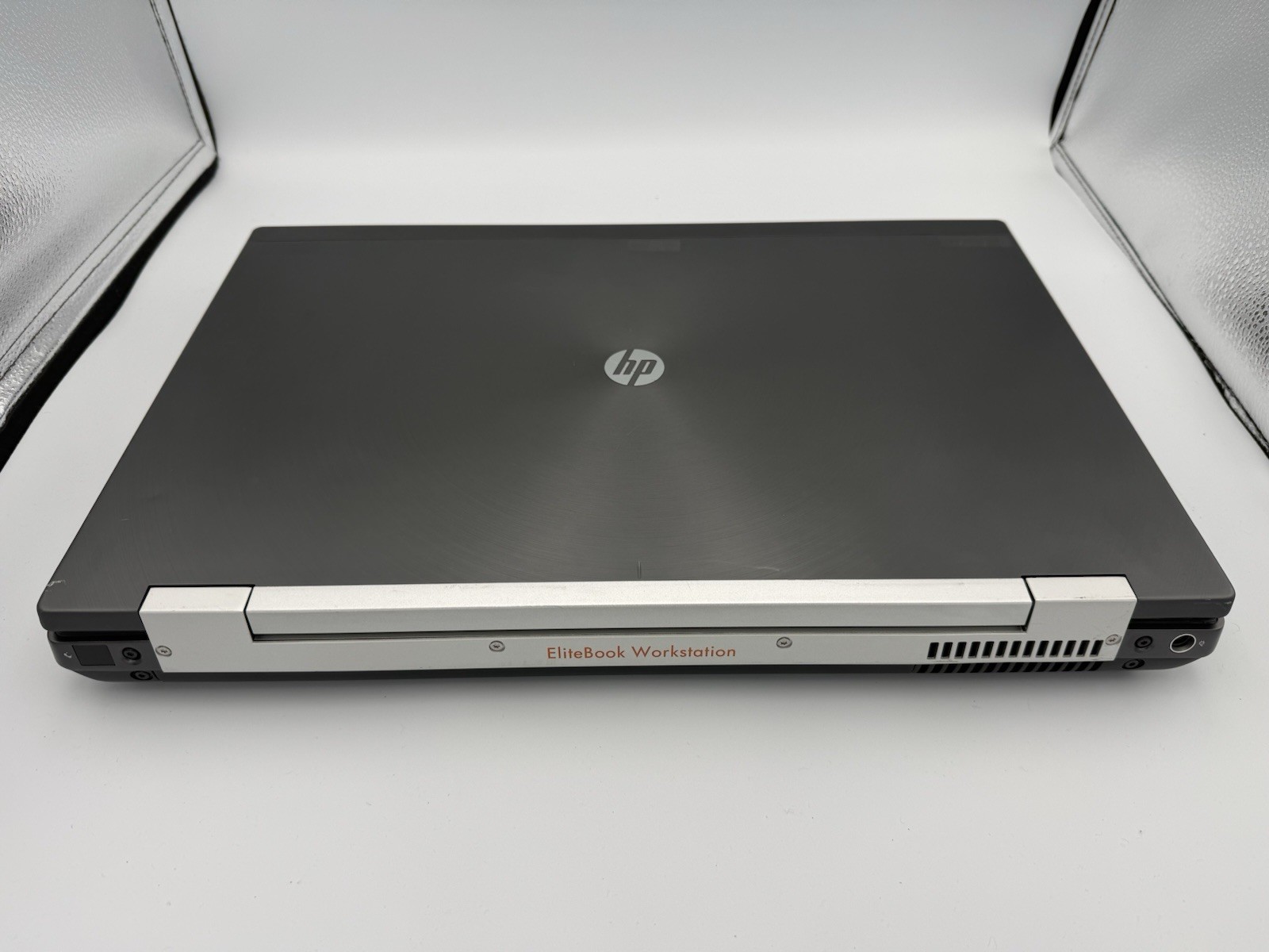 HP EliteBook 8770W 17.3″ MW i7-3740QM 2.7GHz|16GB|500GB|No AC|No Wireless