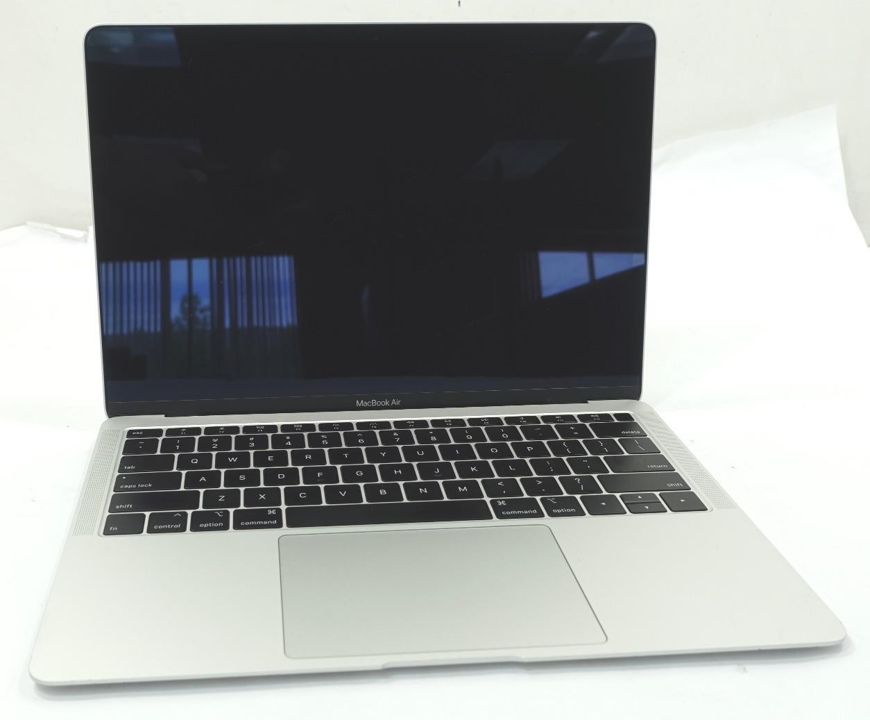 Apple MacBook Pro 2019 A1932 13.3″ Retina Core i5-8210Y 1.6GHz 8GB 128GB