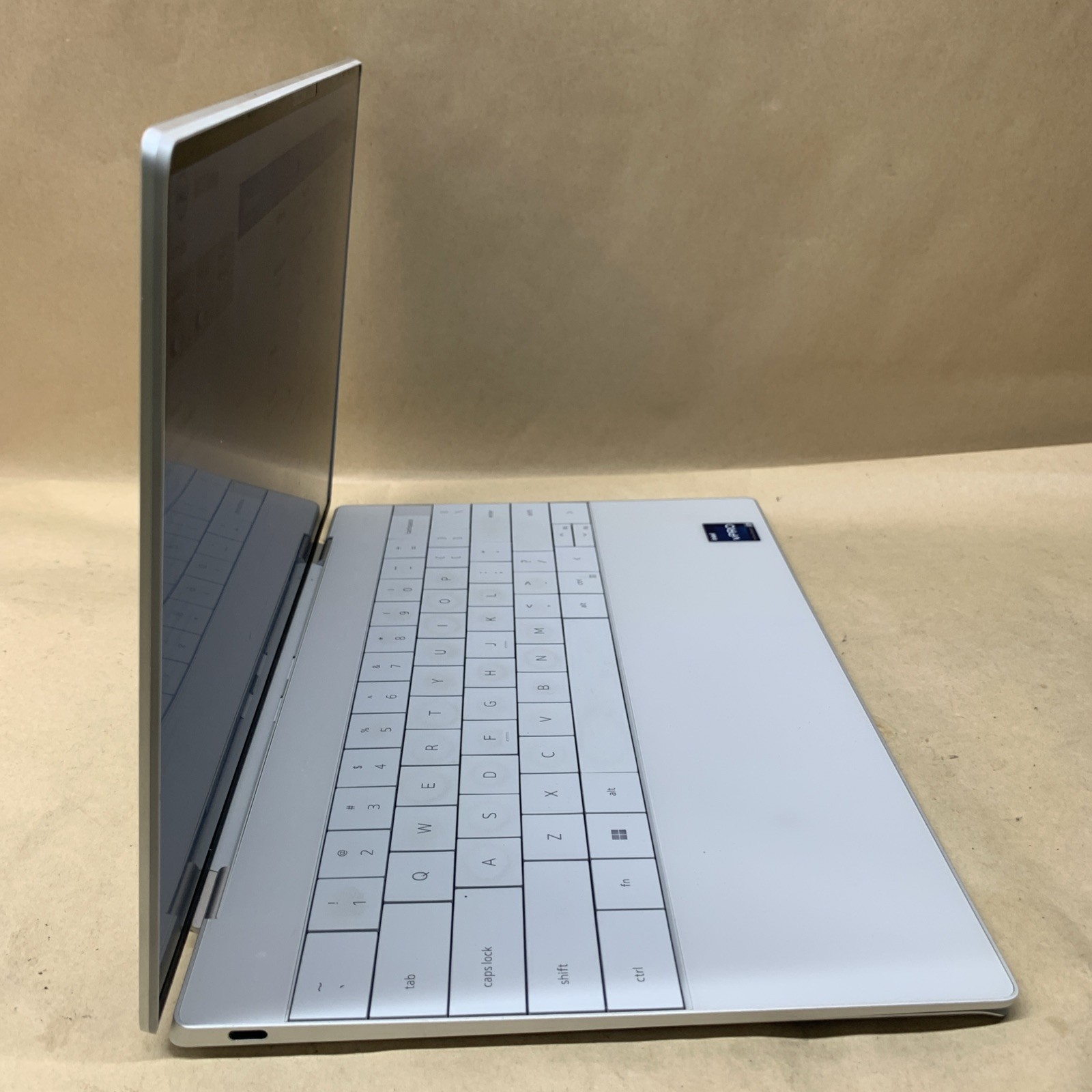 Dell XPS 9320, Intel Core i7-1370P @ 1.90GHz, 16GB RAM, No SSD/OS, No Charger