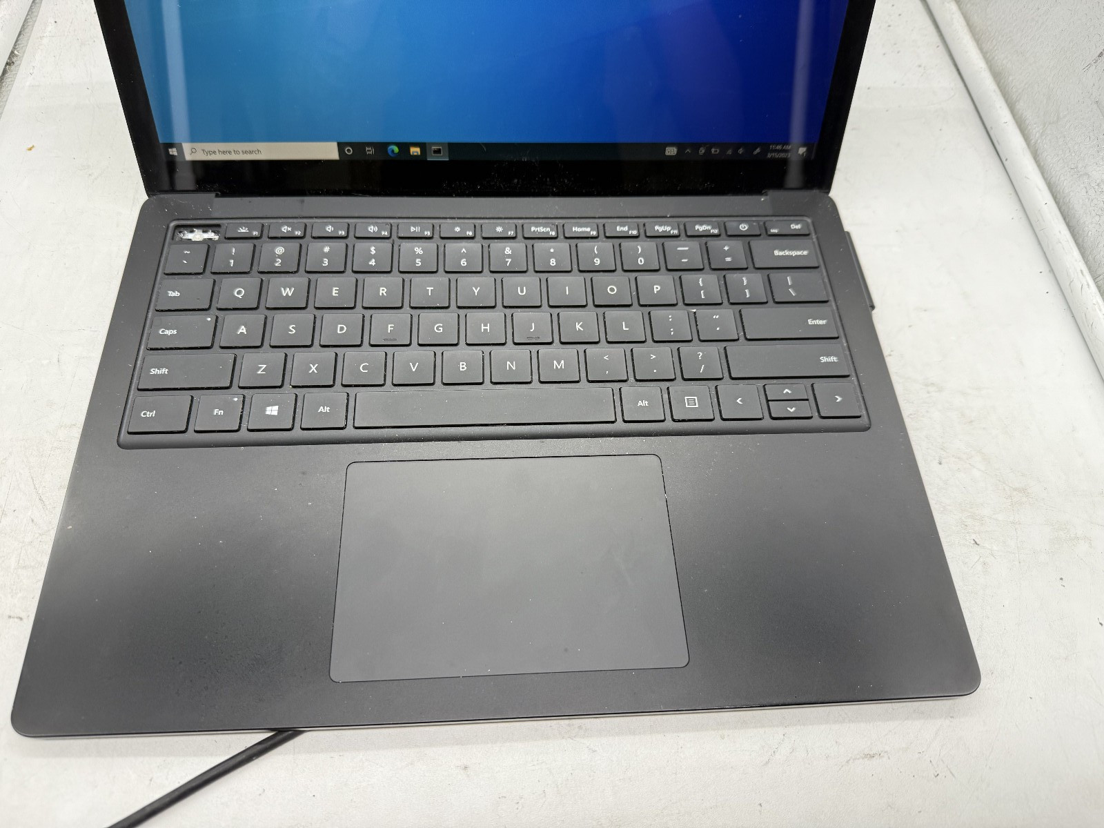 Microsoft Surface Laptop 3 15.6” i7-1065G7 512GB 16GB Win 10 CRACKED SCREEN