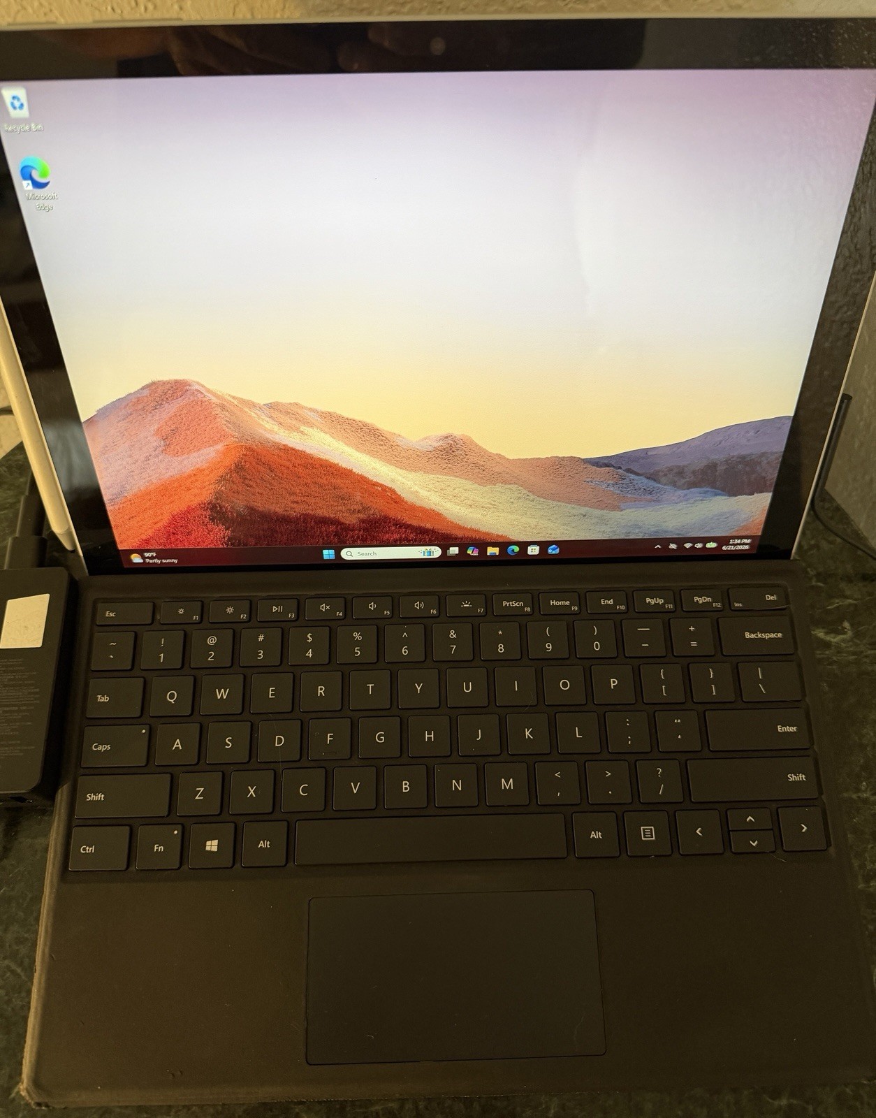 MICROSOFT SURFACE PRO 7 Tablet w/ Intel Core i7-1065G7 1.30 GHZ + 16 GB + 256 GB