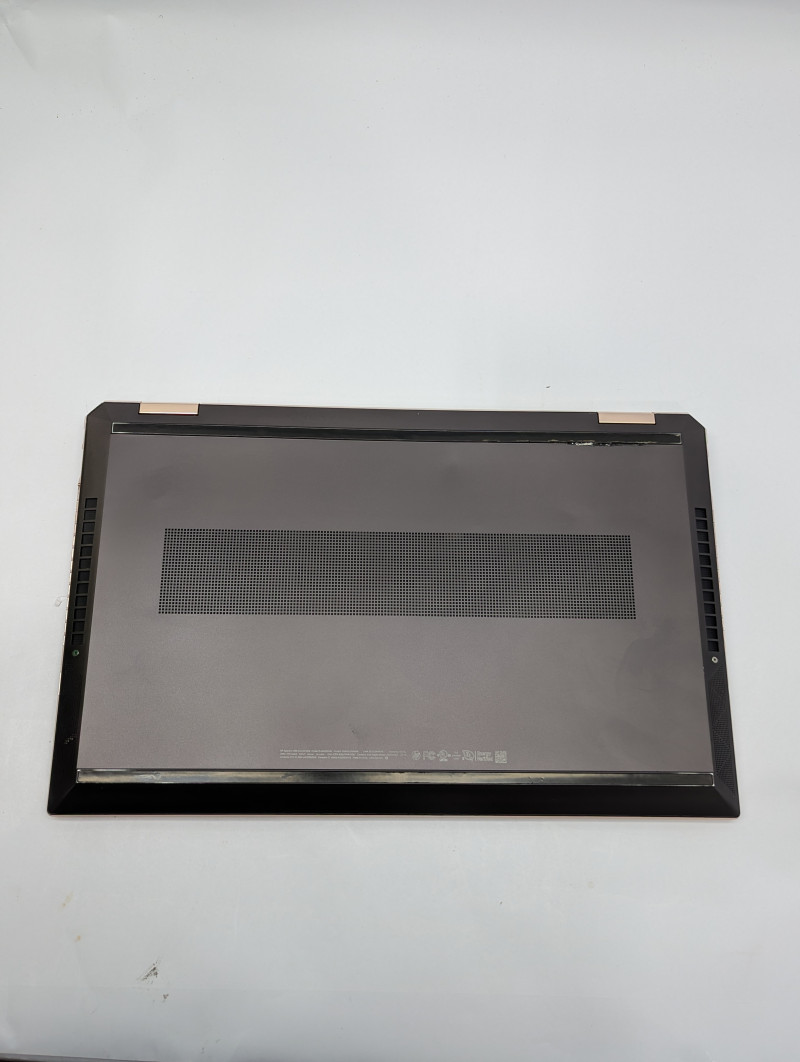 HP Spectre x360 2-in-1 15-EB0043DX 15.6″ 4K Touch i7-10510U 16GB 512GB SSD MX330