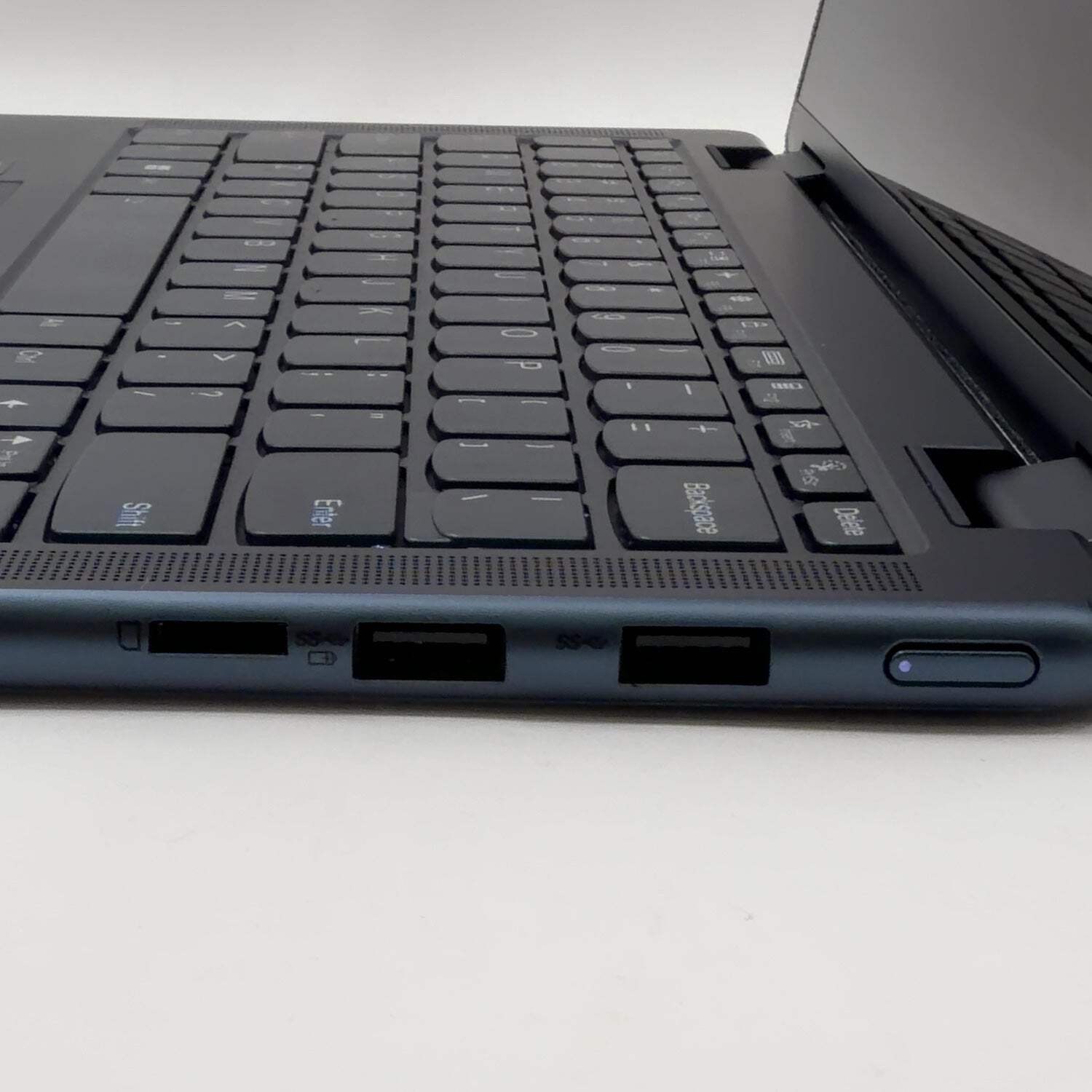 Lenovo Yoga 6 2-in-1 82UD0002US 13.3″ Ryzen 5 5500U 2.1GHz 8GB RAM 256GB SSD