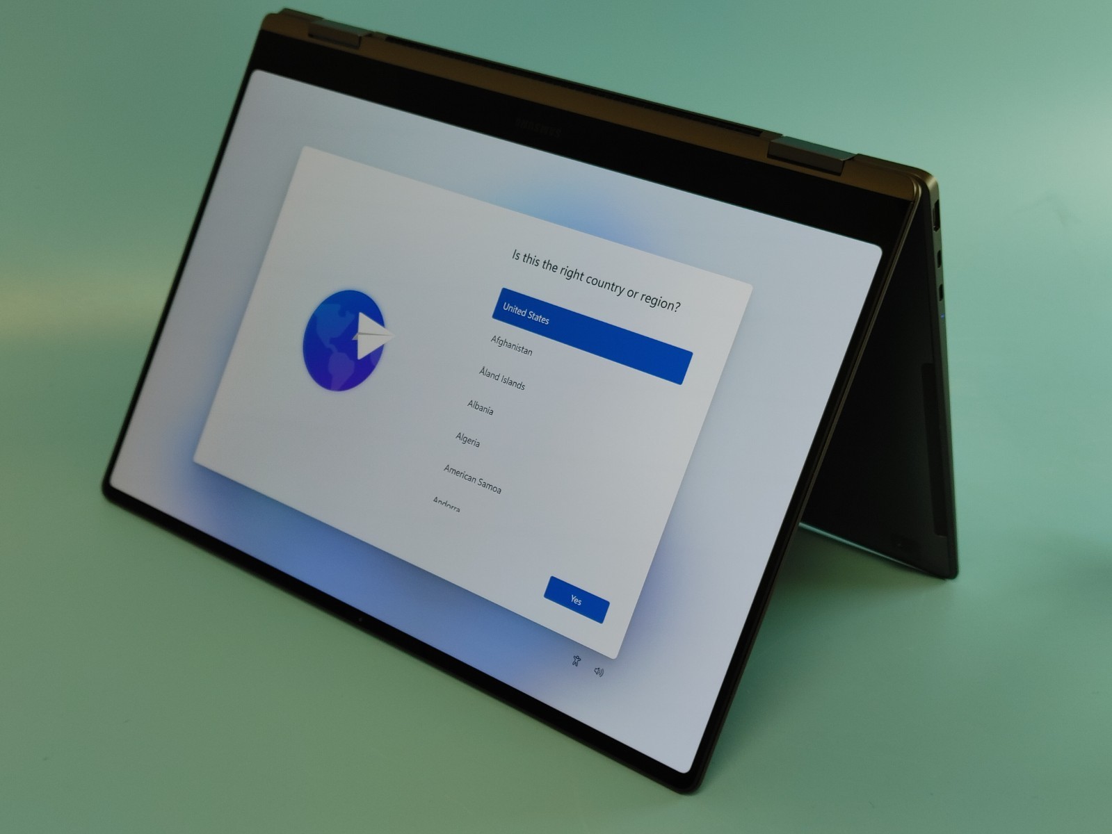 Samsung Galaxy Book3 Pro 360 2-in-1 16″ 3K i7-1360P 16GB RAM 1TB SSD W/PA