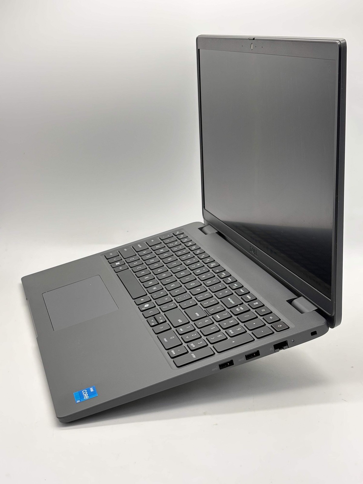 Dell Latitude 3550 15.6″ Core i5 13th Gen 8GB 256GB SSD Black Used