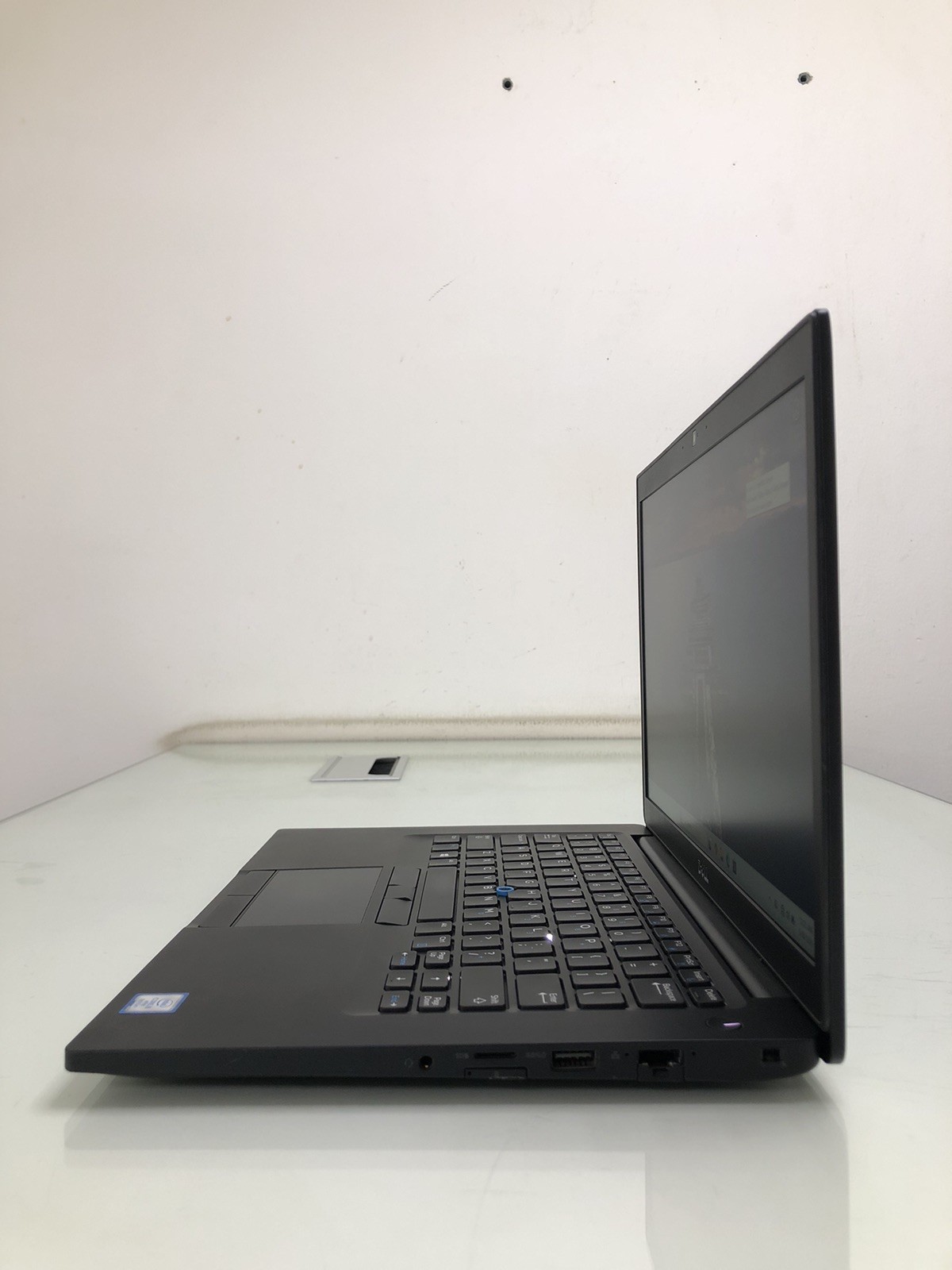 Dell Latitude 7490 i5-8350U 8GB RAM 256GB SSD 14″ FHD Business Laptop