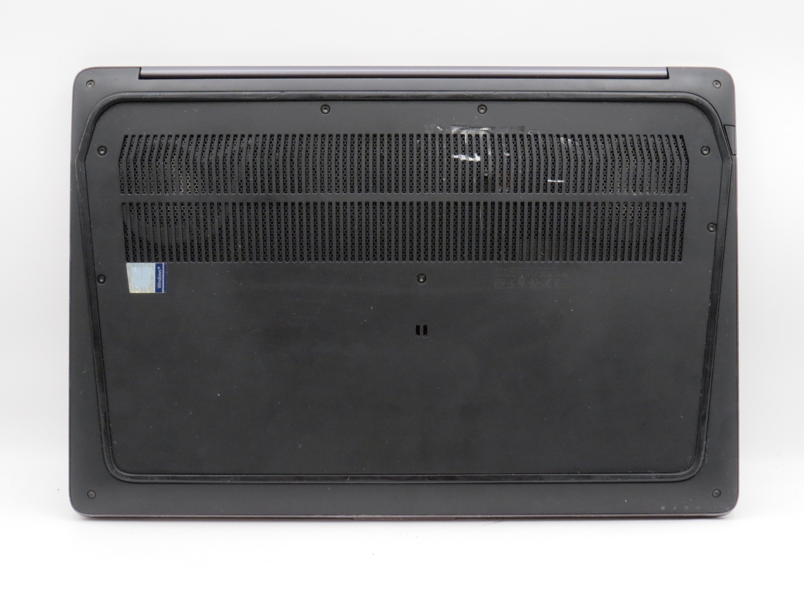 HP Zbook Studio G4 | i7-7820HQ @ 2.9GHz | 16GB / 256GB m2 | 15″ | No OS/AC