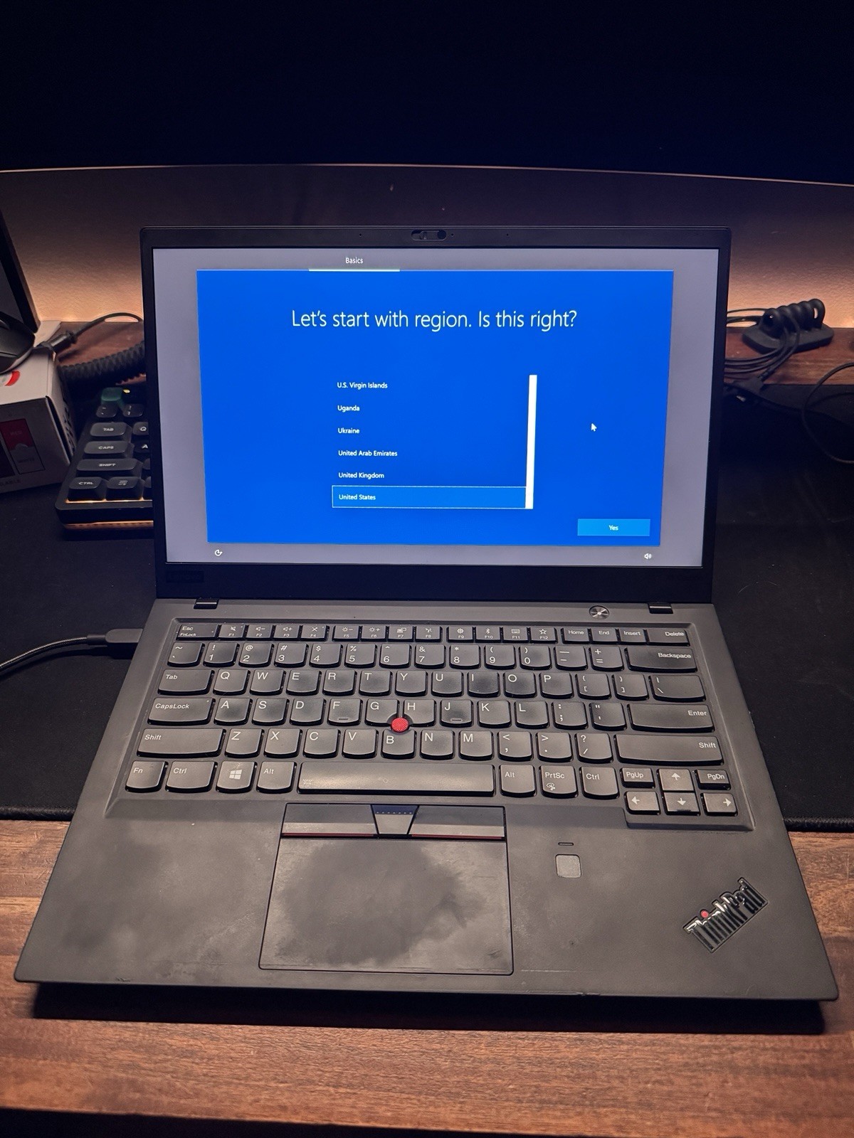 Lenovo ThinkPad X1 Carbon 6th Gen With Intel Core i7, 16GB RAM, Windows 10
