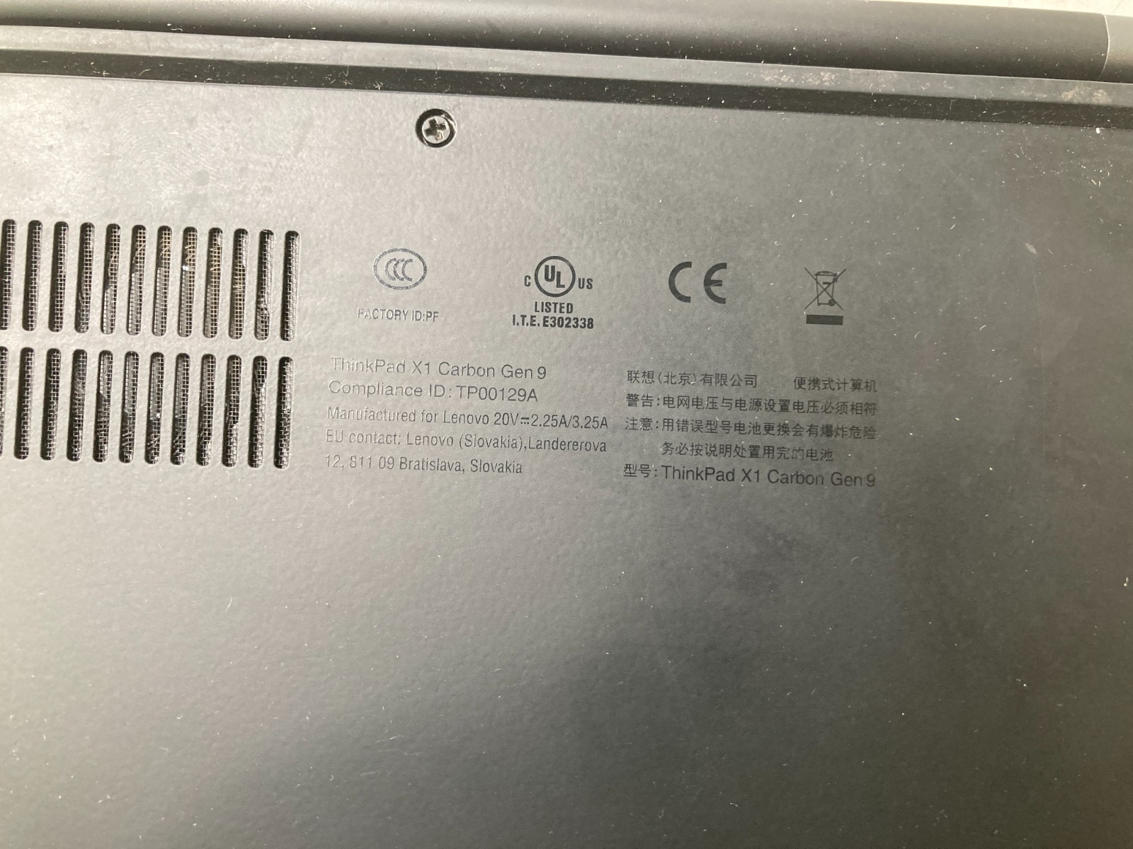 Lenovo ThinkPad X1 Carbon Gen 9 i5-1145G7 8GB 256GB Win11P *Bad Speakers -Parts