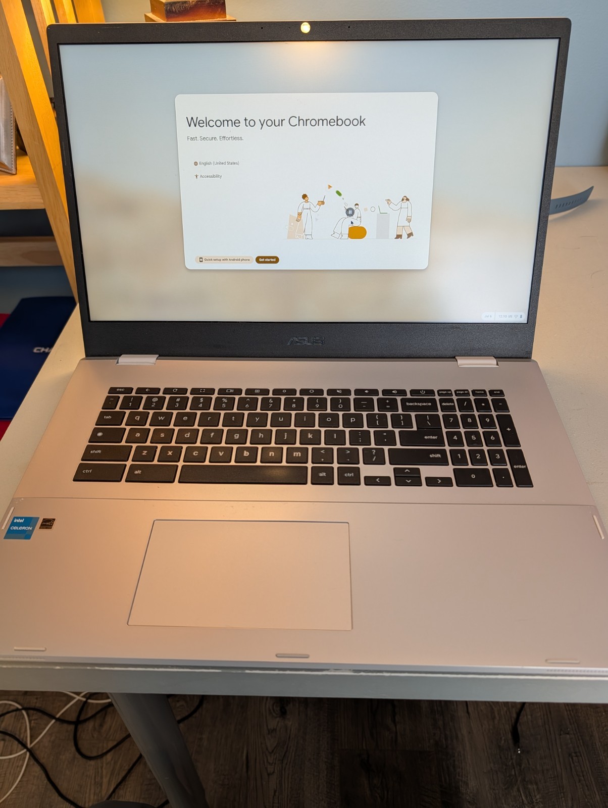 ASUS 17.3″ Chromebook Celeron N4500 CXB170CKA – 4GB Memory – 64GB eMMC – Silver