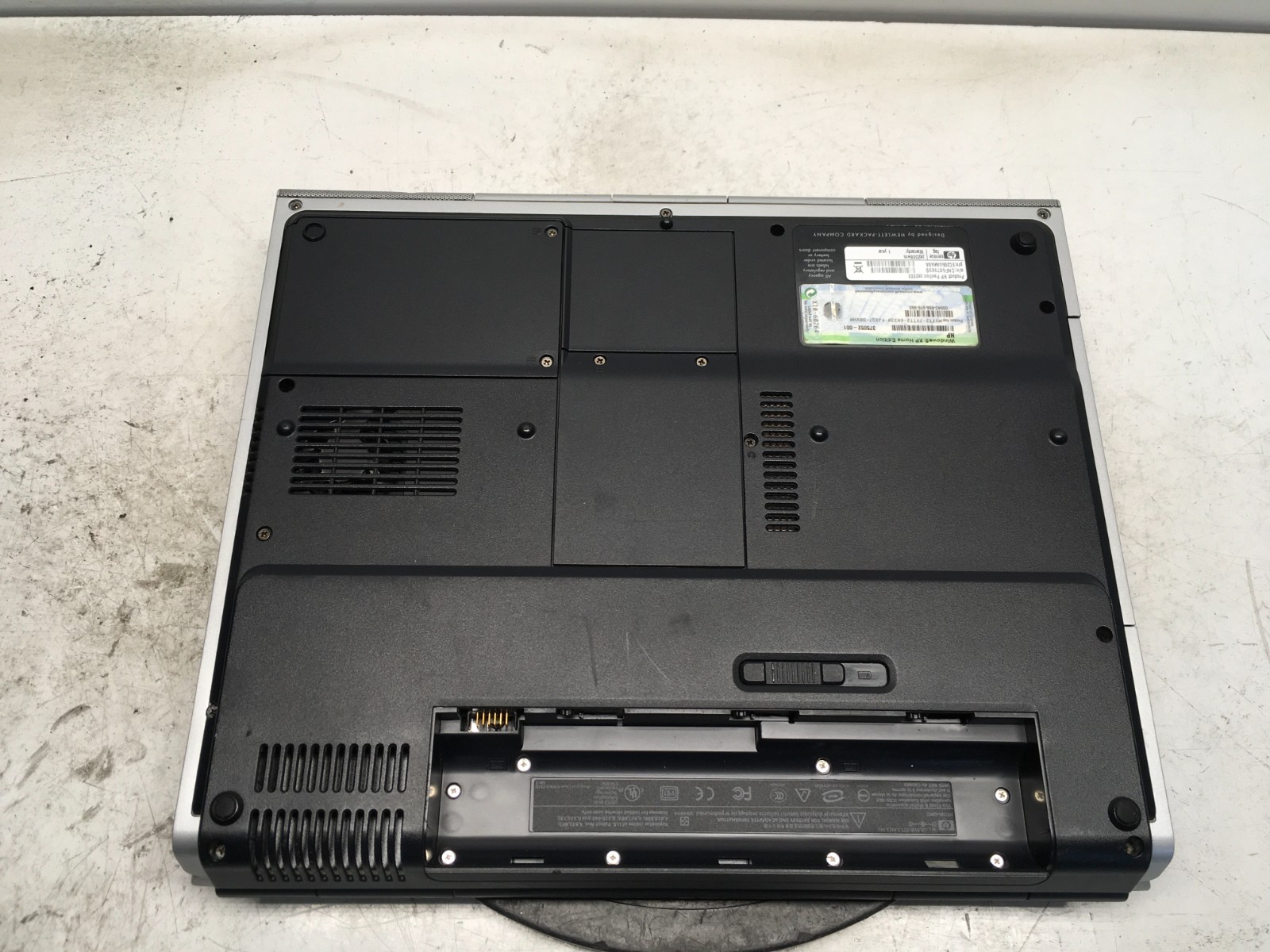 HP Pavilion ZE2308WM AMD Mobile Sempron 1600MHz 256 MB NO HDD
