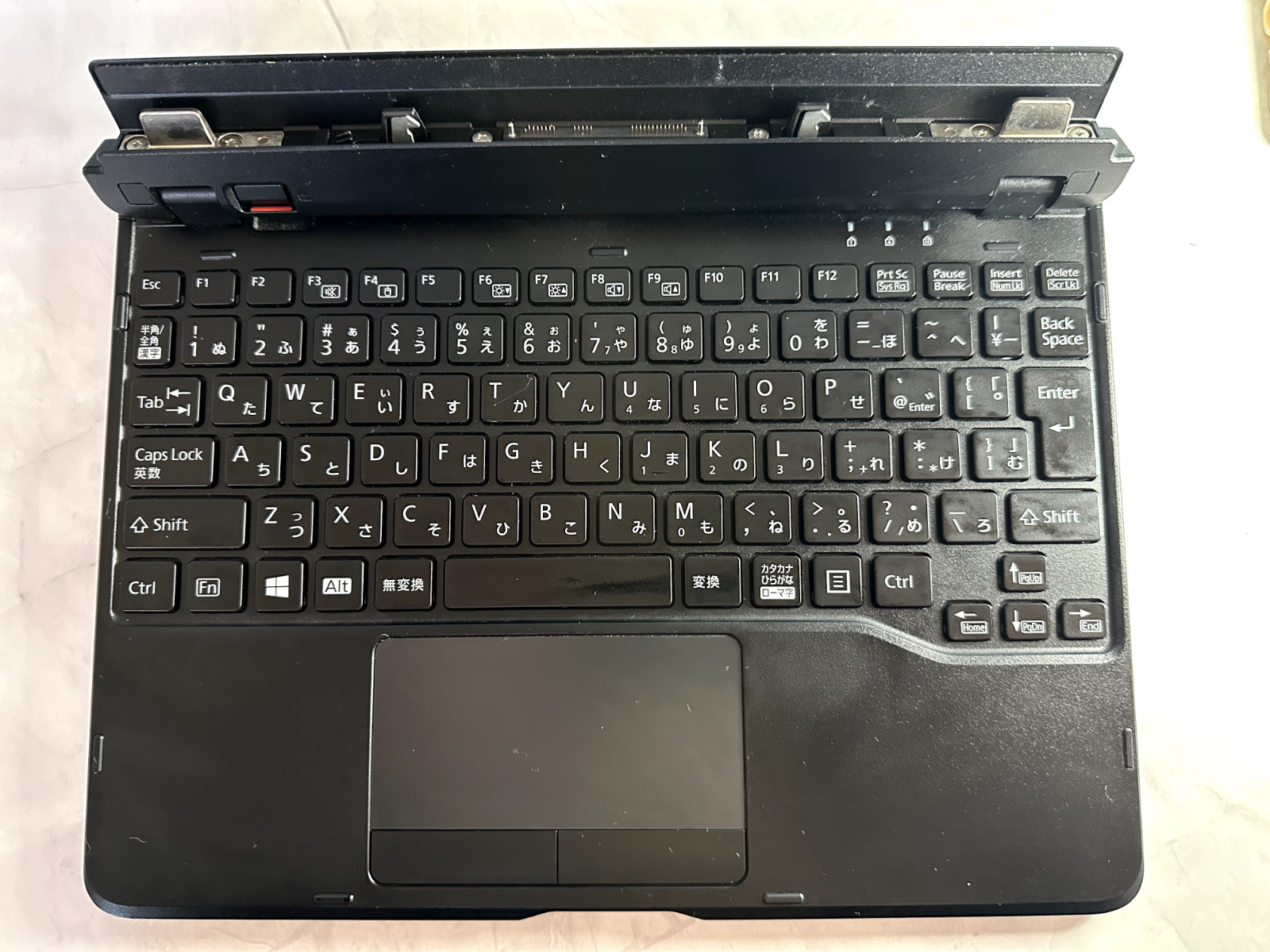 Fujitsu Arrows Tab Q506/NE 10.1” Atom -Z8550 4GB 64GB eMMC / No OS /BIOS OK
