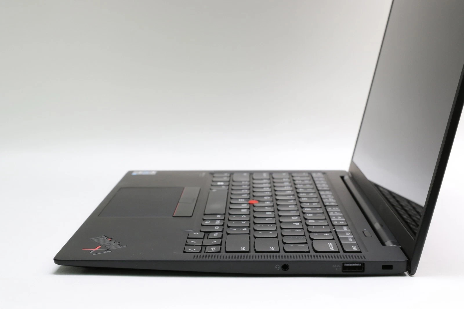 Lenovo ThinkPad X1 Carbon Gen 9 14″ FHD i7-1185G7 16GB RAM 512GB SSD Win11 Pro