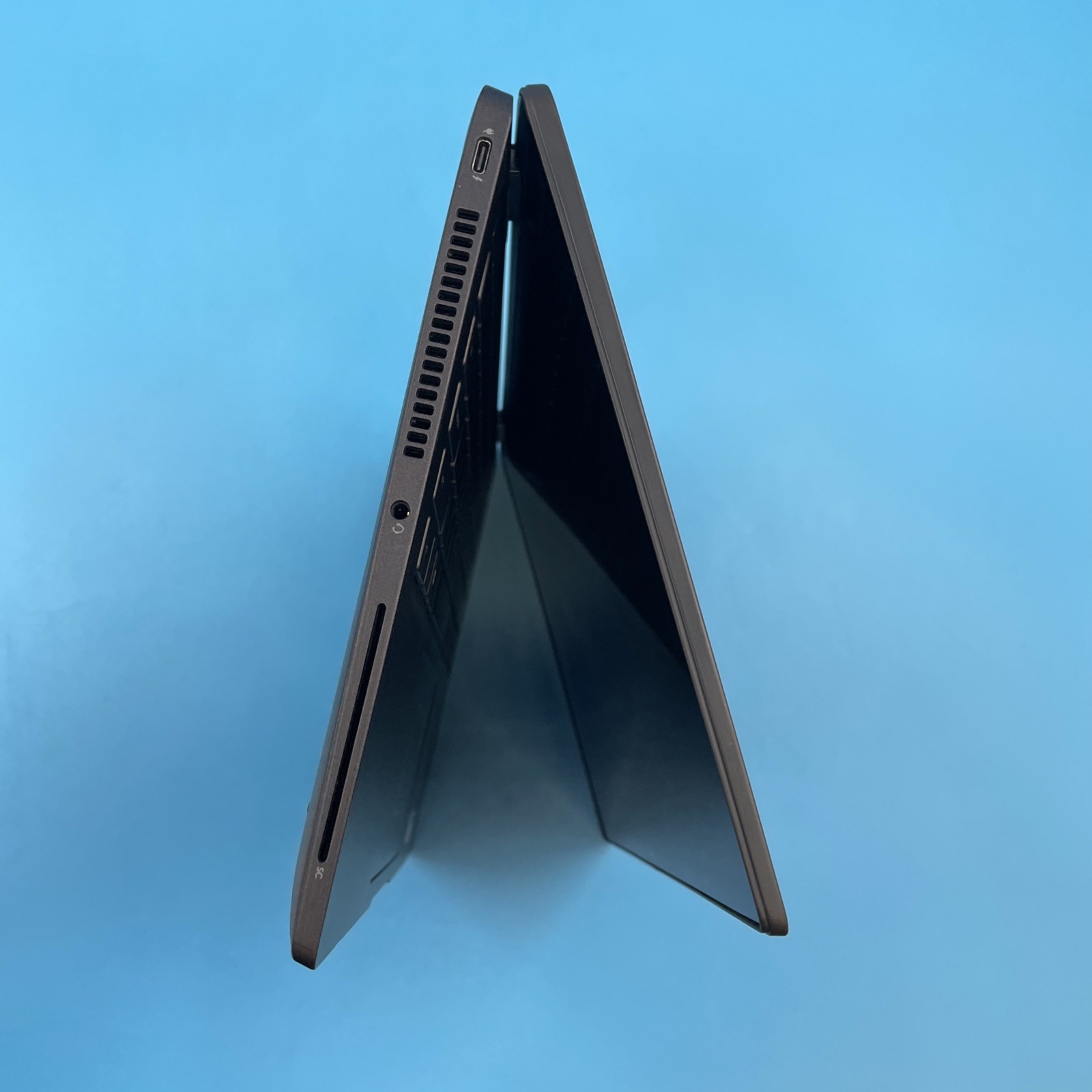 Dell Latitude 7420 | i7-1185G7 | 16GB RAM | NO DRIVE | NO OS | 77% BATTERY