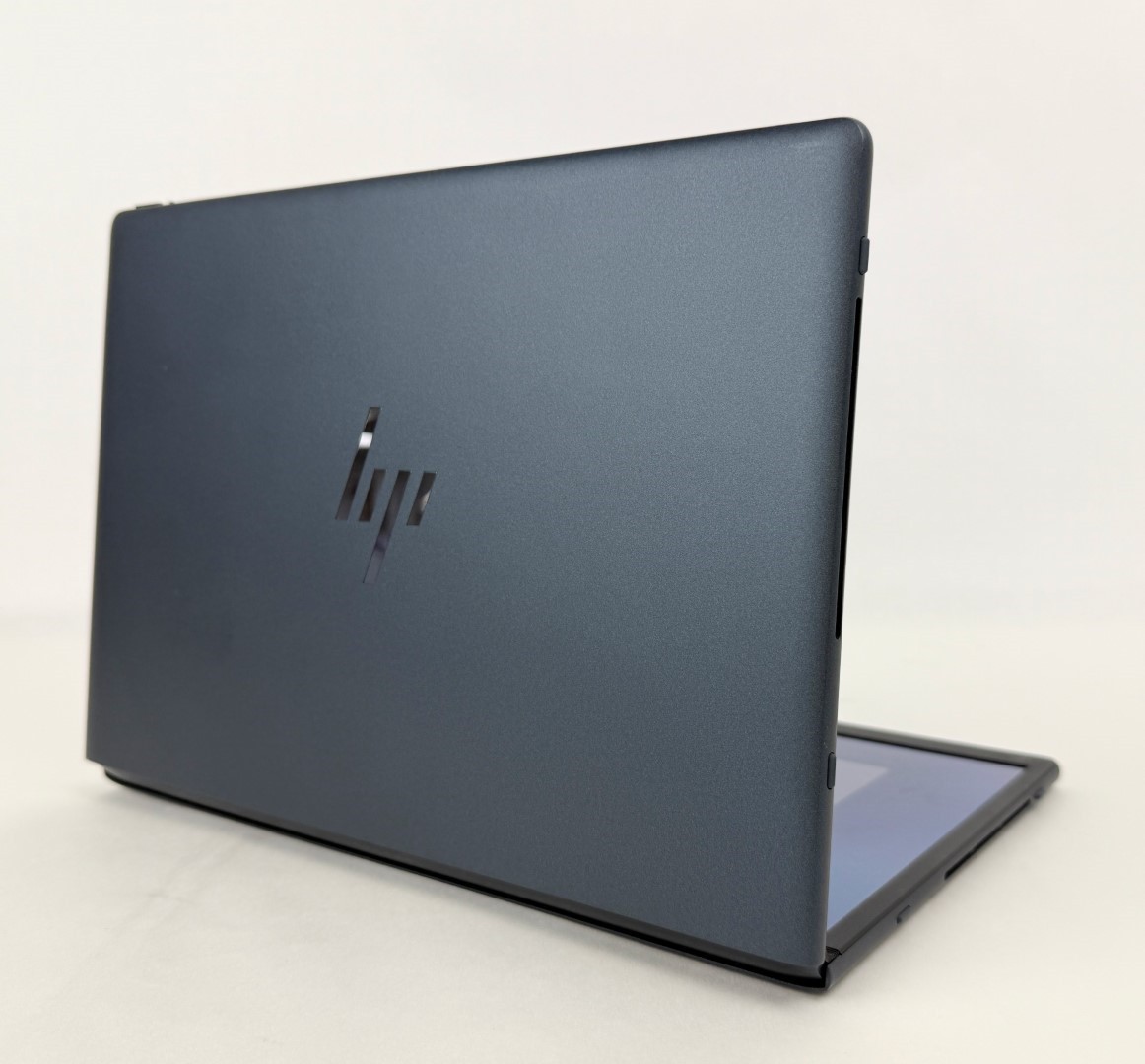 HP Spectre 3in1 17-cs0013dx 17″ 2.5K OLED Touch i7-1250U 16GB 1TB W11H Foldable