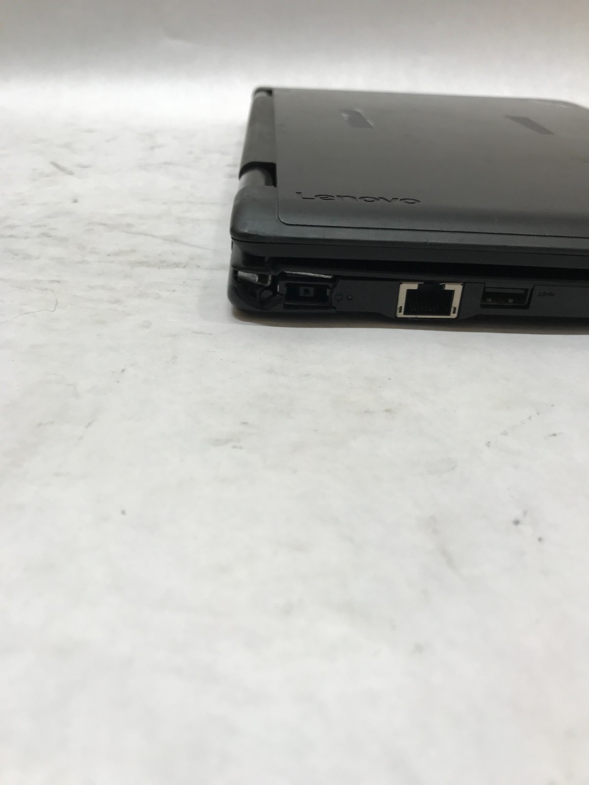 Lenovo Yoga 11e 4th Gen 11″ Intel i3-7100U 4GB RAM NO HDD/OS For Parts READ – DW