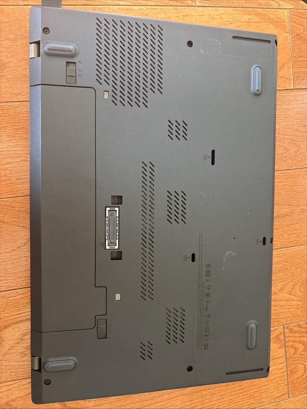 Lenovo ThinkPad T460 14 Inch ( 256GB SSD, Intel Core i5 6th Gen., 2.40GHz, 8GB )