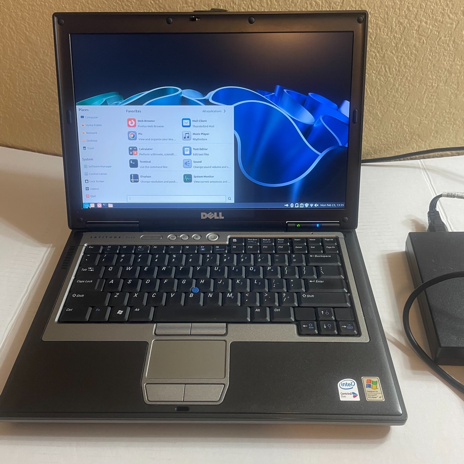 Dell Latitude D620 1.8GHz 1.5GB 128GB SSD WiFi DVDRW RS232 BAD BATTERY.