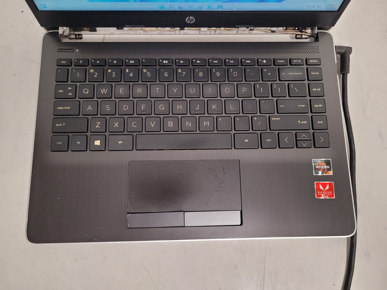 Hp laptop 14-dk0xxx 14″ amd ryzen3 3200u 2600mhz 4gb ram 128gb ssd 5CG9242JWK