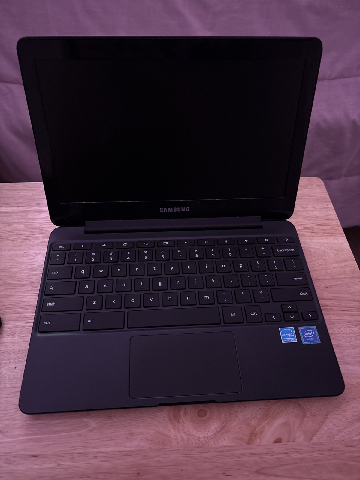 Samsung Chromebook 3 XE500C13 11.6 in. 4GB RAM 32GB SSD Intel Celeron N 2.48GHz