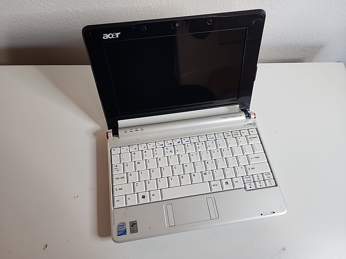 Acer Aspire One Series ZG5 Intel Atom N270 1.60 GHz 1 GB UNTESTED