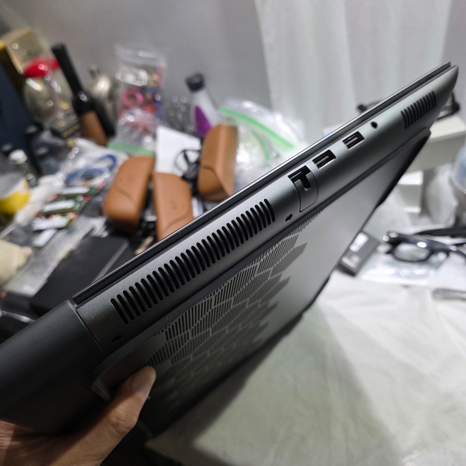 Alienware M18 R1 480Hz i9-13980HX 32GB 2TB SSD RTX 4090 175W 16G DDR6 CherryMX