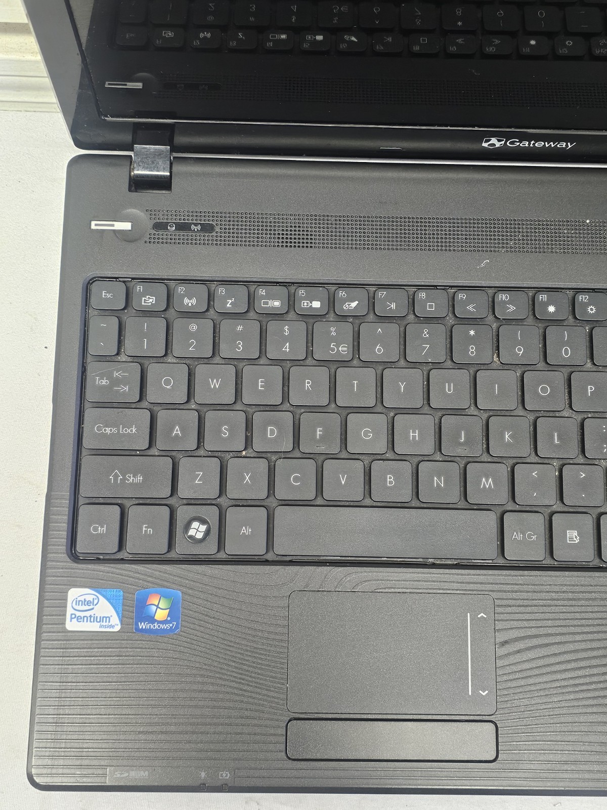 Gateway NV55C Laptop – Intel Pentium P6100 – BAD BATT – Parts/Repair – READ DESC