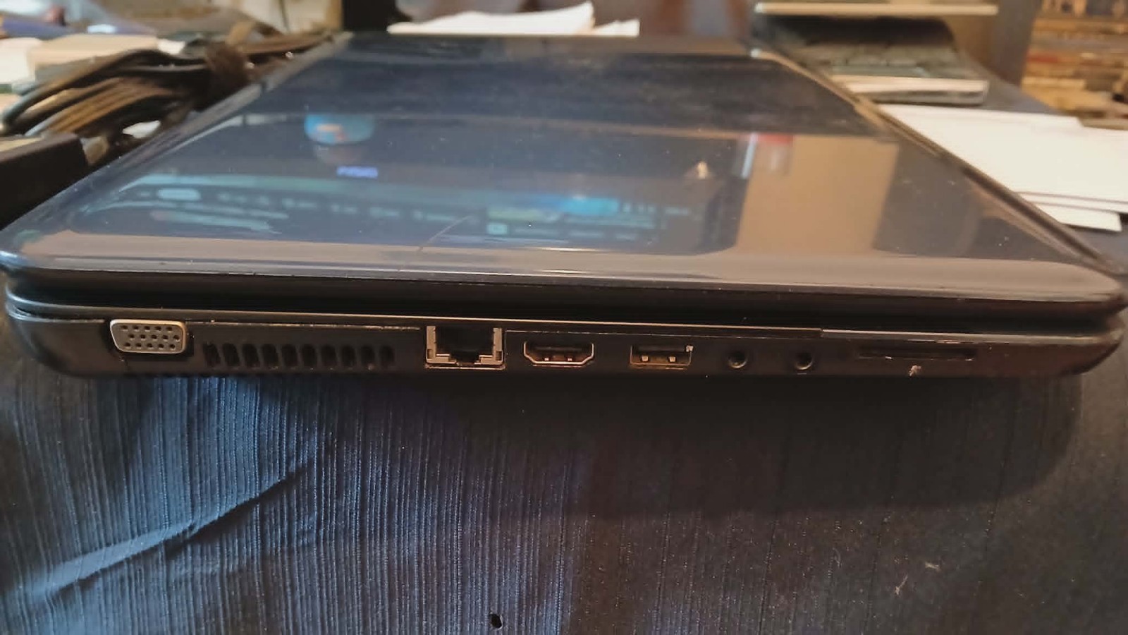 HP 2000 Notebook Windows 7 Laptop