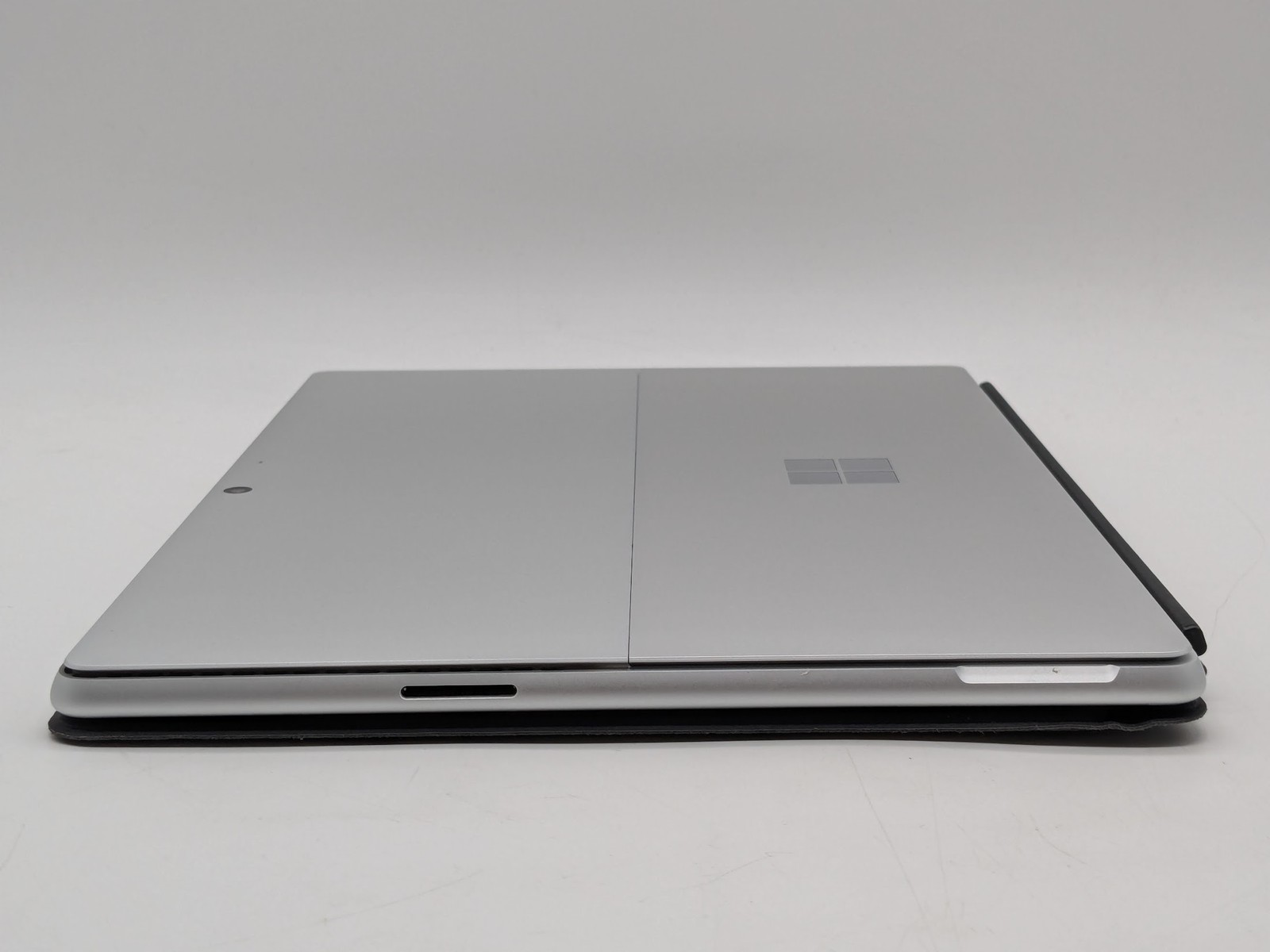 Microsoft Surface Pro 10 2-in-1 13″ ULTRA 5 135U 256GB SSD 8GB W11P 120Hz