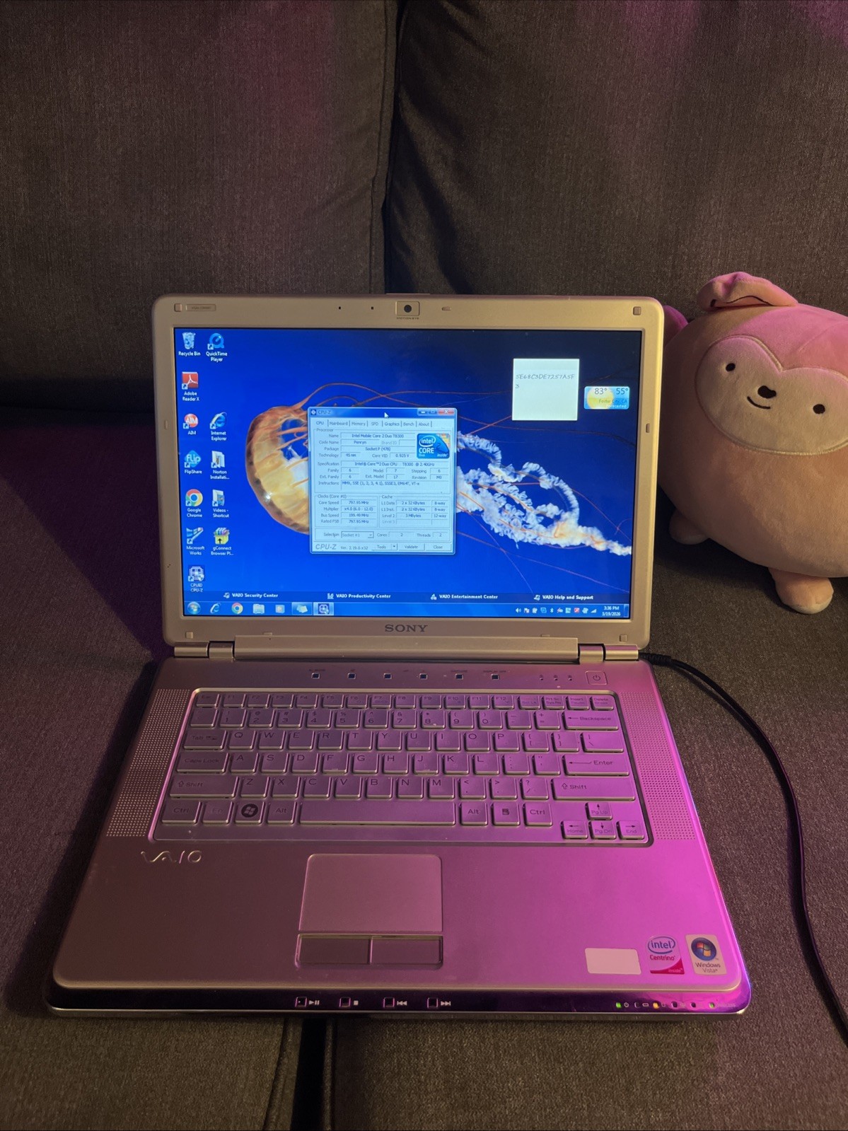 Sony Viao VGN-CR490 Aesthetic Windows 7 Laptop Core 2 Duo T8300, 2GB RAM , 230GB