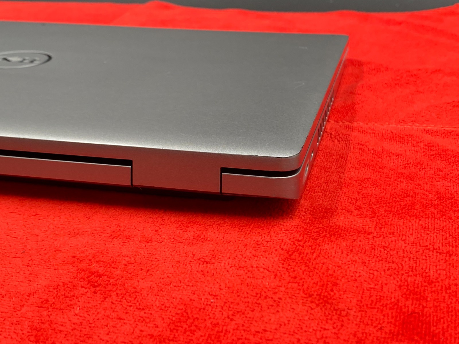 DELL PRECISION 3560 i7-1165G7 16GB RAM 256GB SSD NVIDIA T500 BATTERY 100%(NO AC)
