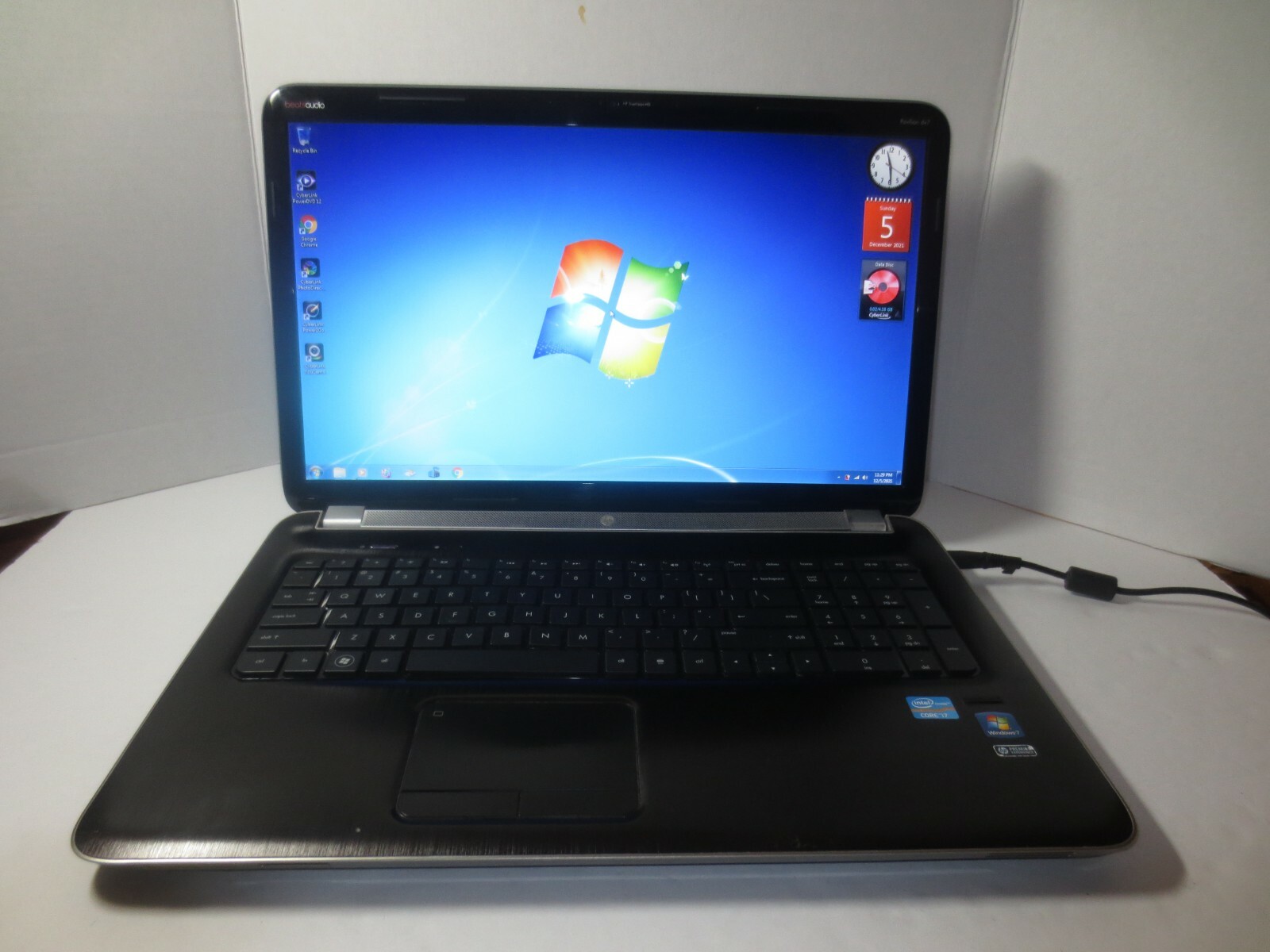 HP PAVILION DV7-6135DX CORE i7-2670QM@2.2GHz 8GB RAM 750GB HDD WINDOWS7 0FF13(2