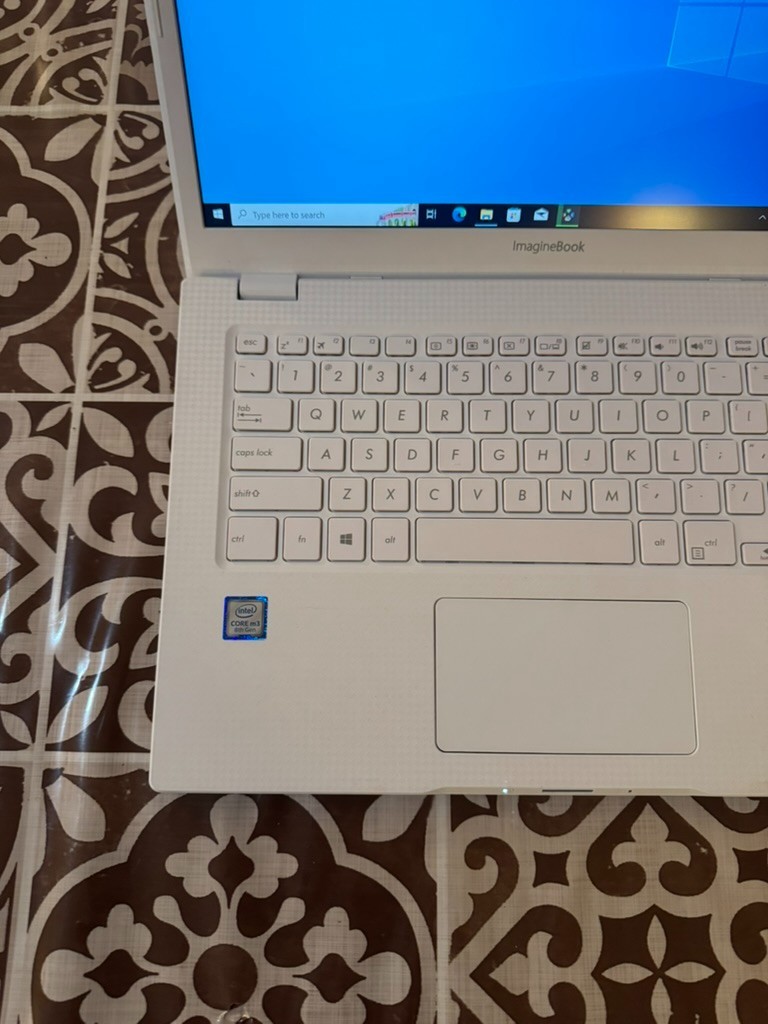 ASUS VivoBook MJ401TA m3-8100Y 4GB 120GB SSD Win10 w/ Charger