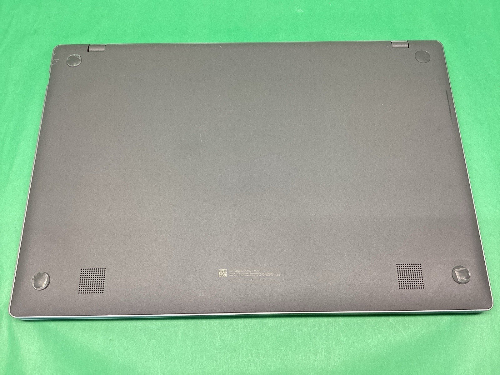 Samsung Chromebook ‎4+ XE350XBA-K01US Celeron N4000 – POWERS ON – UNTESTED