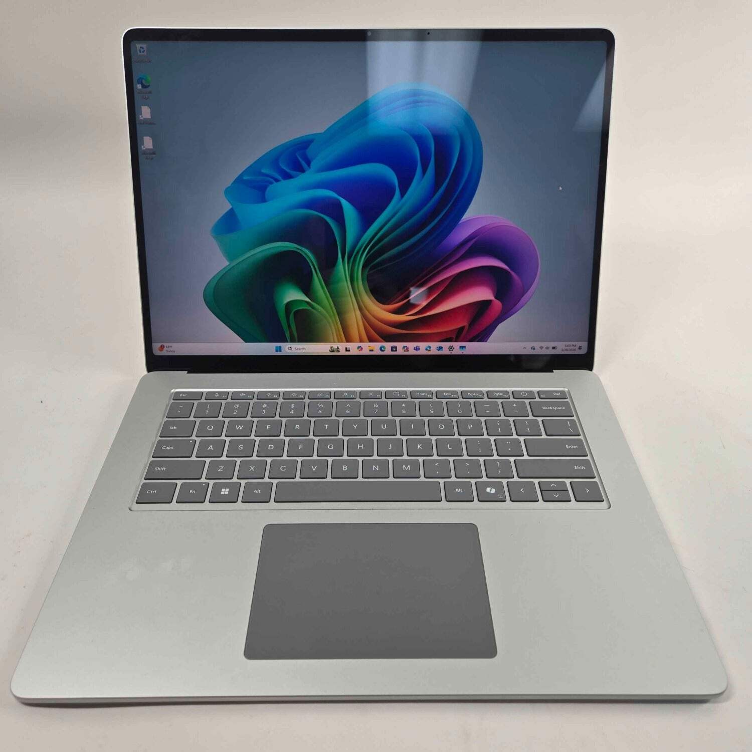 Microsoft Surface Laptop 15″ 2037 15″ Snapdragon X 3.4GHz 16GB RAM 250GB SSD