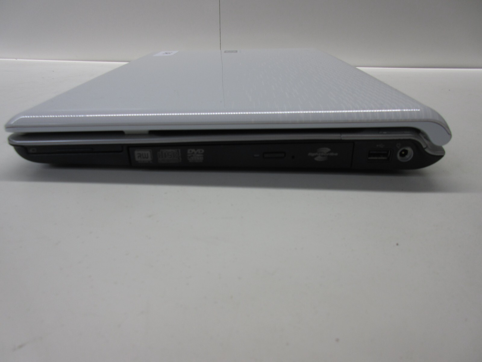 HP Pavilion dv6448se Laptop AMD Turion 64 x2 2GB Ram No HDD or Battery