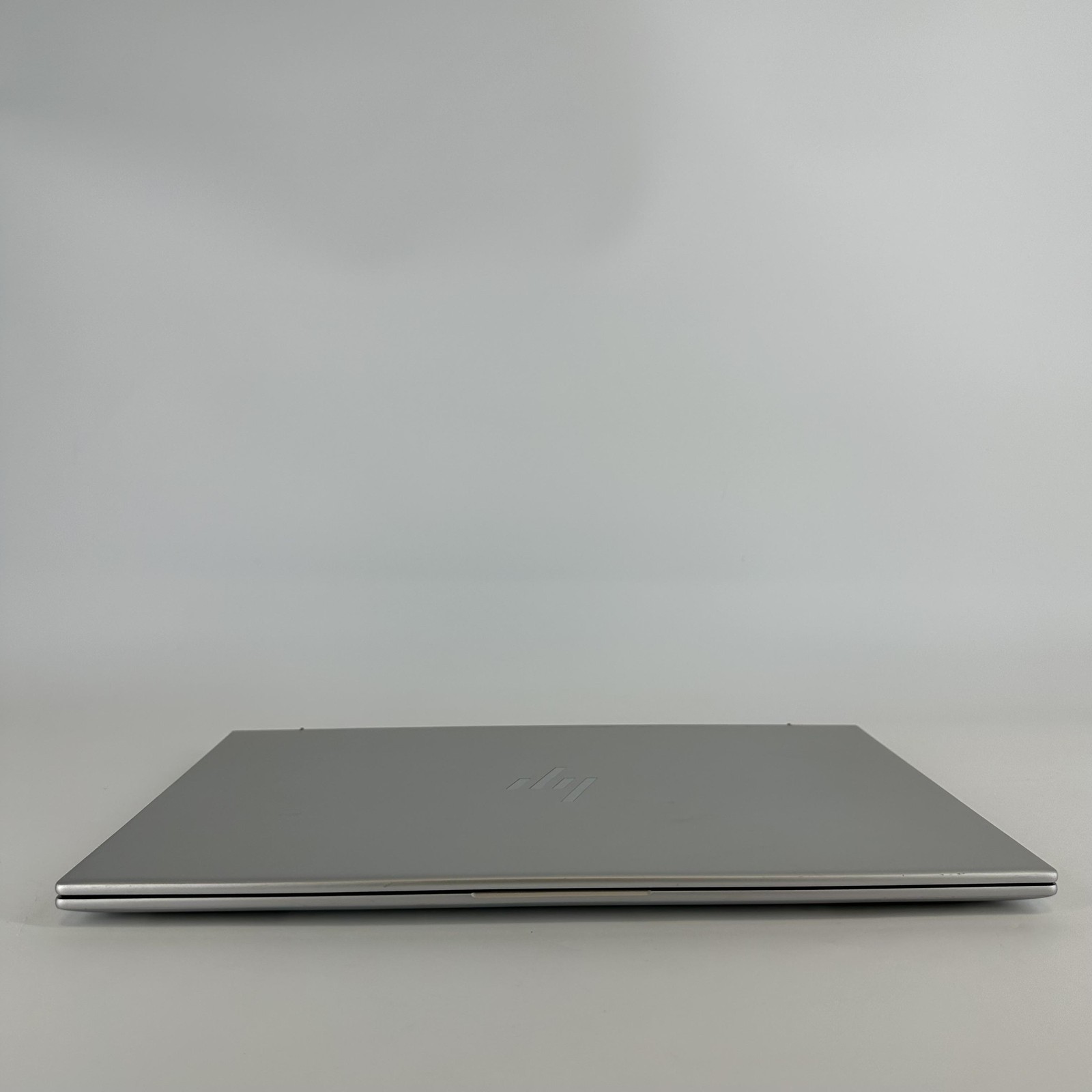 HP Envy 17 Silver FHD TOUCH 2.1 GHz i7-1260P 32GB RAM 1TB SSD Good