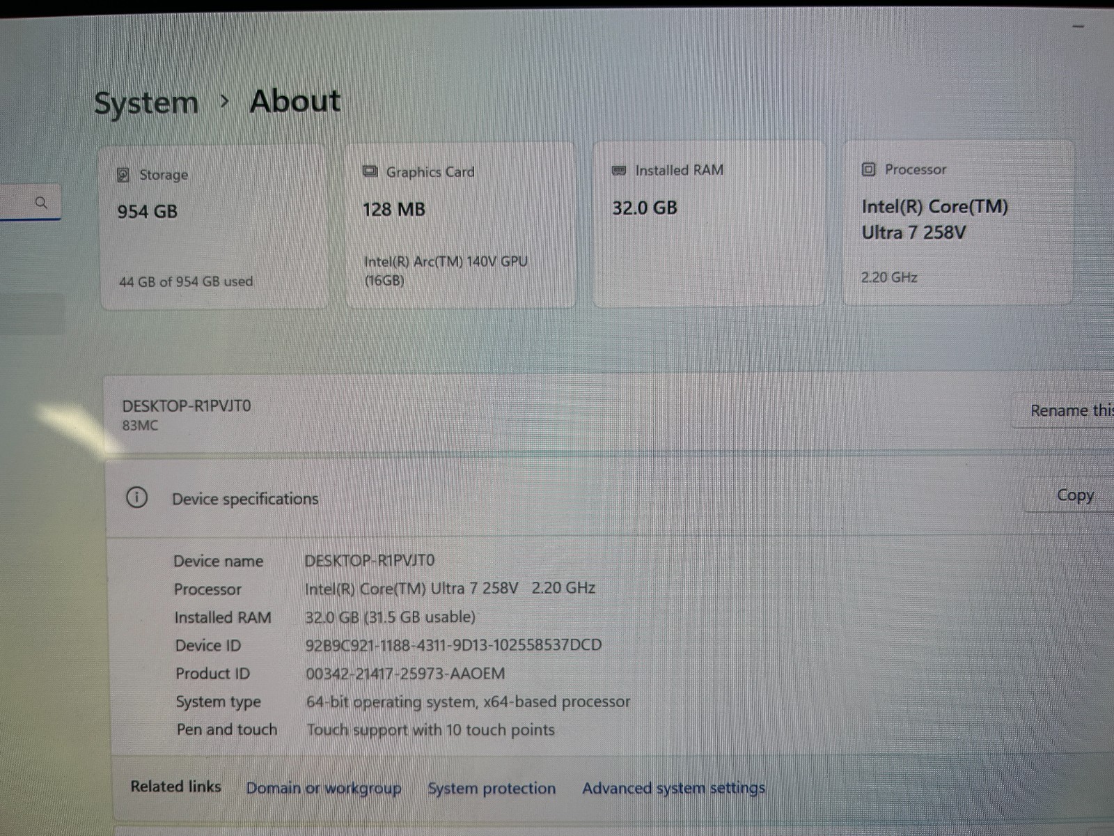 Lenovo Slim 7 14ILL10, Intel Core Ultra 7 258V, 2.20 GHz, 32 GB RAM, 1 TB NVMe