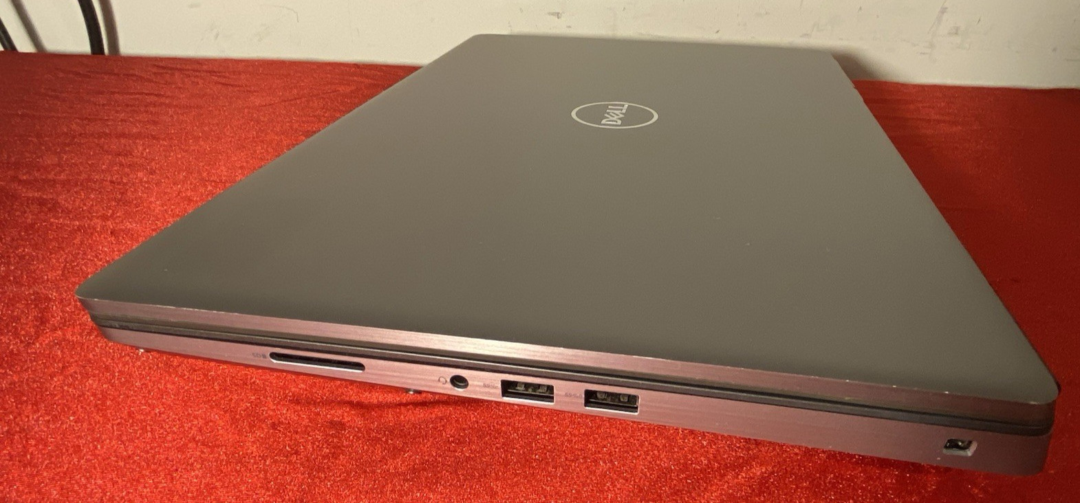Dell Precision 7550 15.6 4K Intel i7-10850H 2.70GHz 16GB,256GB SSD Quadro T2000