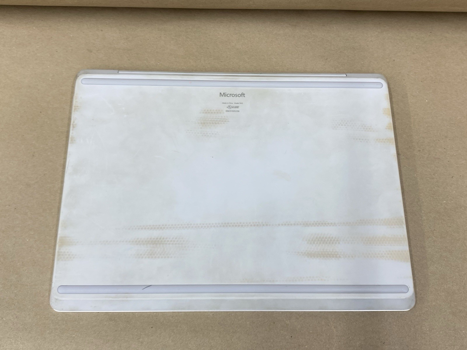 Microsoft Surface Laptop Go – 12″ – i5-1035G1 – 8GB – 128GB – Win 11 – READ
