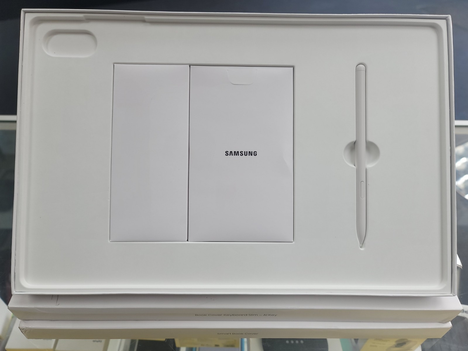 New Open Box Samsung Galaxy Tab S10 Ultra 1TB -wifi- + free keyboard and case!!