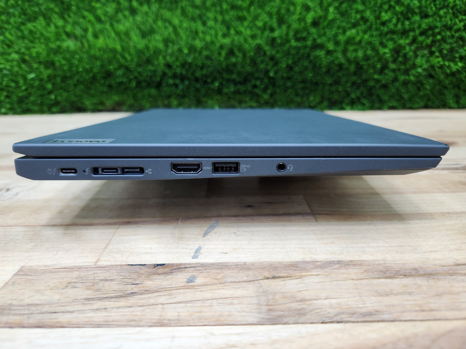 Lenovo ThinkPad X13 Gen 2 13.3″ FHD+ i7-1185G7 16GB 256GB SSD Windows 11 Pro ~