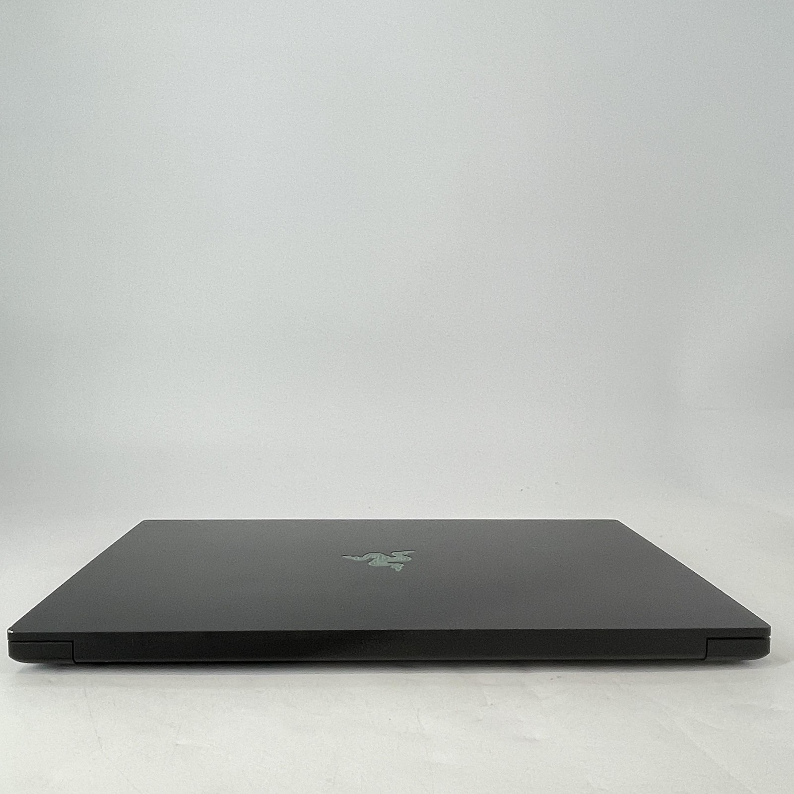 Razer Blade 17 240Hz 2K 2.4 GHz i7-12800H 64GB 1TB SSD NVIDIA RTX 3070 Ti Good