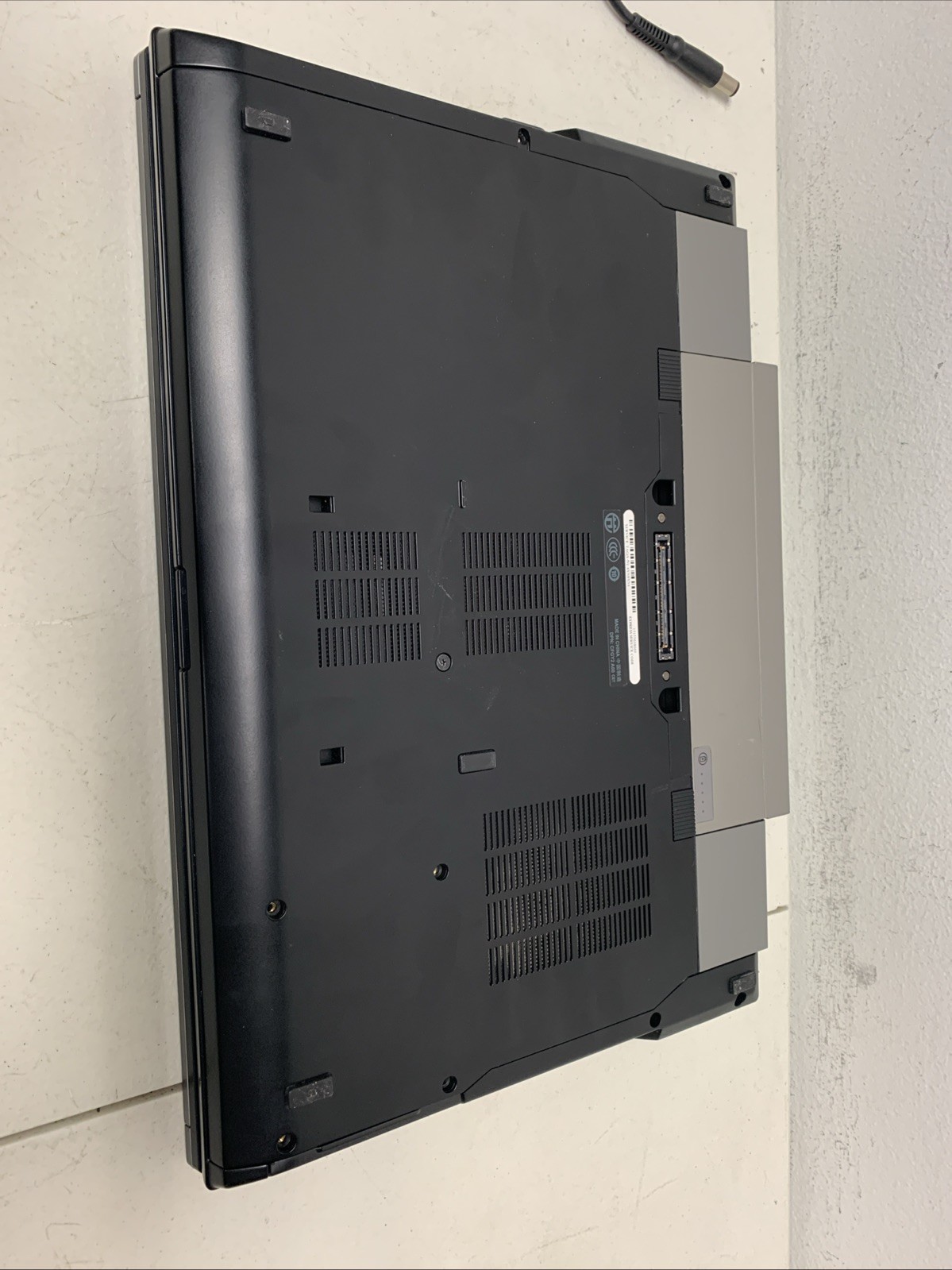 DELL PRECISION M4500 i7-Q740, 8GB RAM,256 GB SSD Wind 10 Pro /It needs a key.