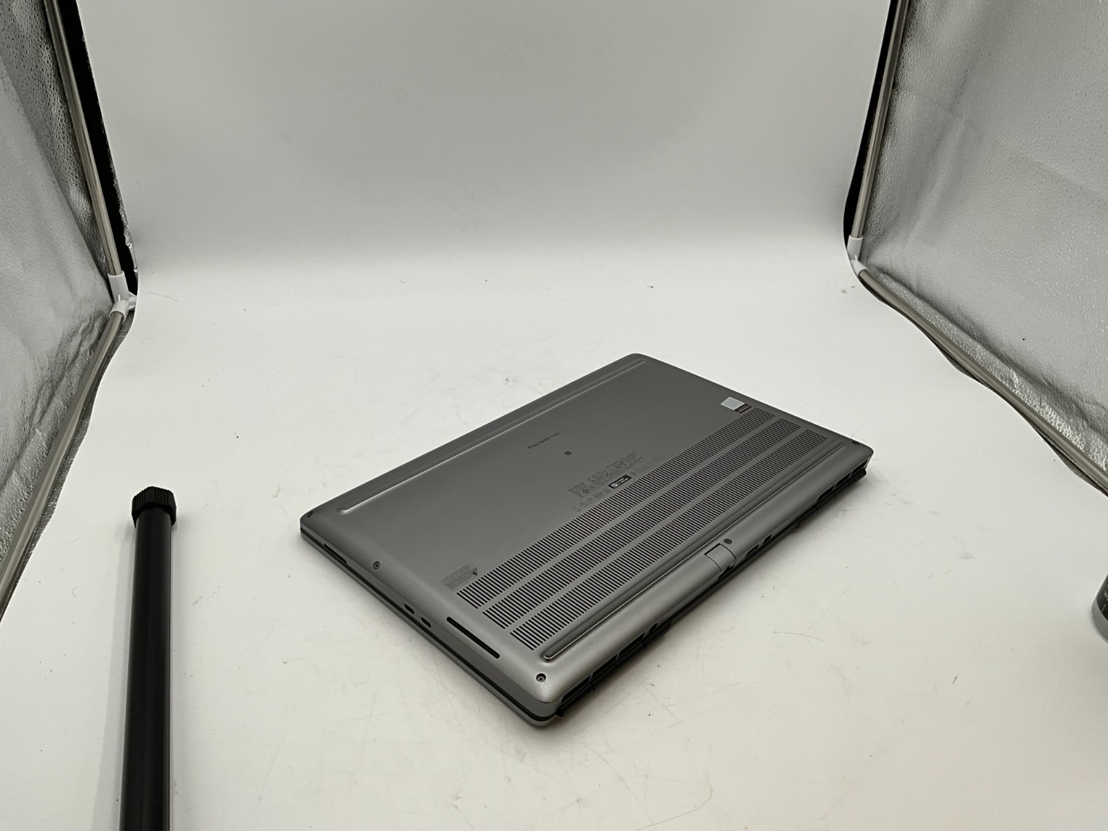 DELL Precision 7550 i7-10850H 2.70gh 32GB 1tb T2000 15.6″ LAPTOP 51ZX8C3